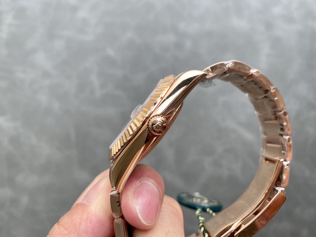 SKY-DWELLER 42 ROSE GOLD BLACK DIAL