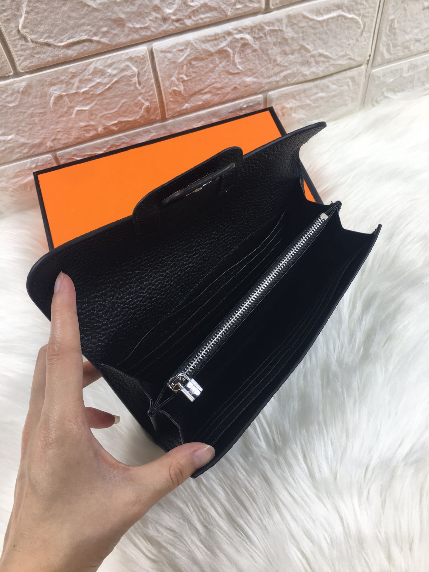 HM SNAP LOCK WALLET 19.5 BLACK GRAINED CALFSKIN