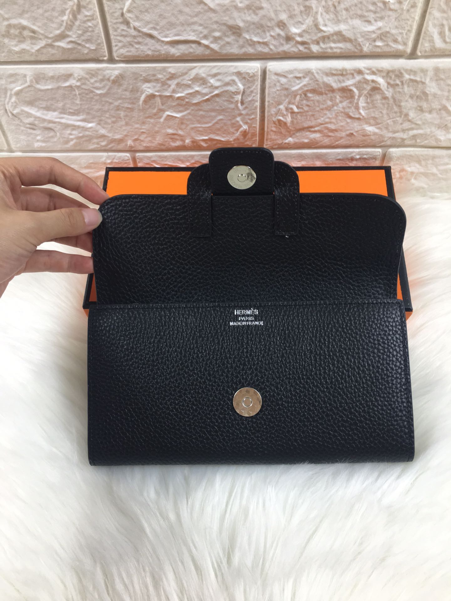 HM SNAP LOCK WALLET 19.5 BLACK GRAINED CALFSKIN