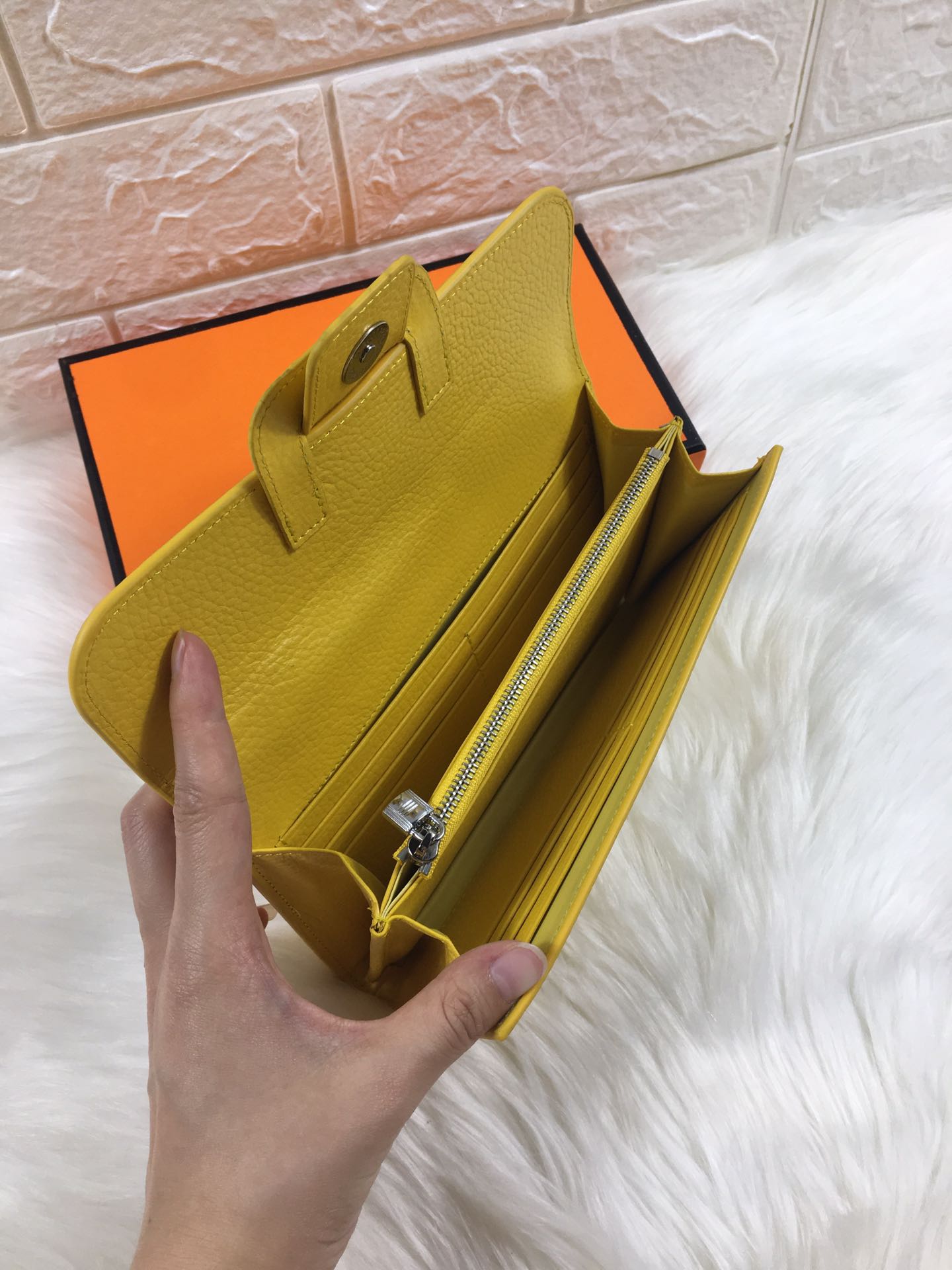HM SNAP LOCK WALLET 19.5 LEMON GRAINED CALFSKIN
