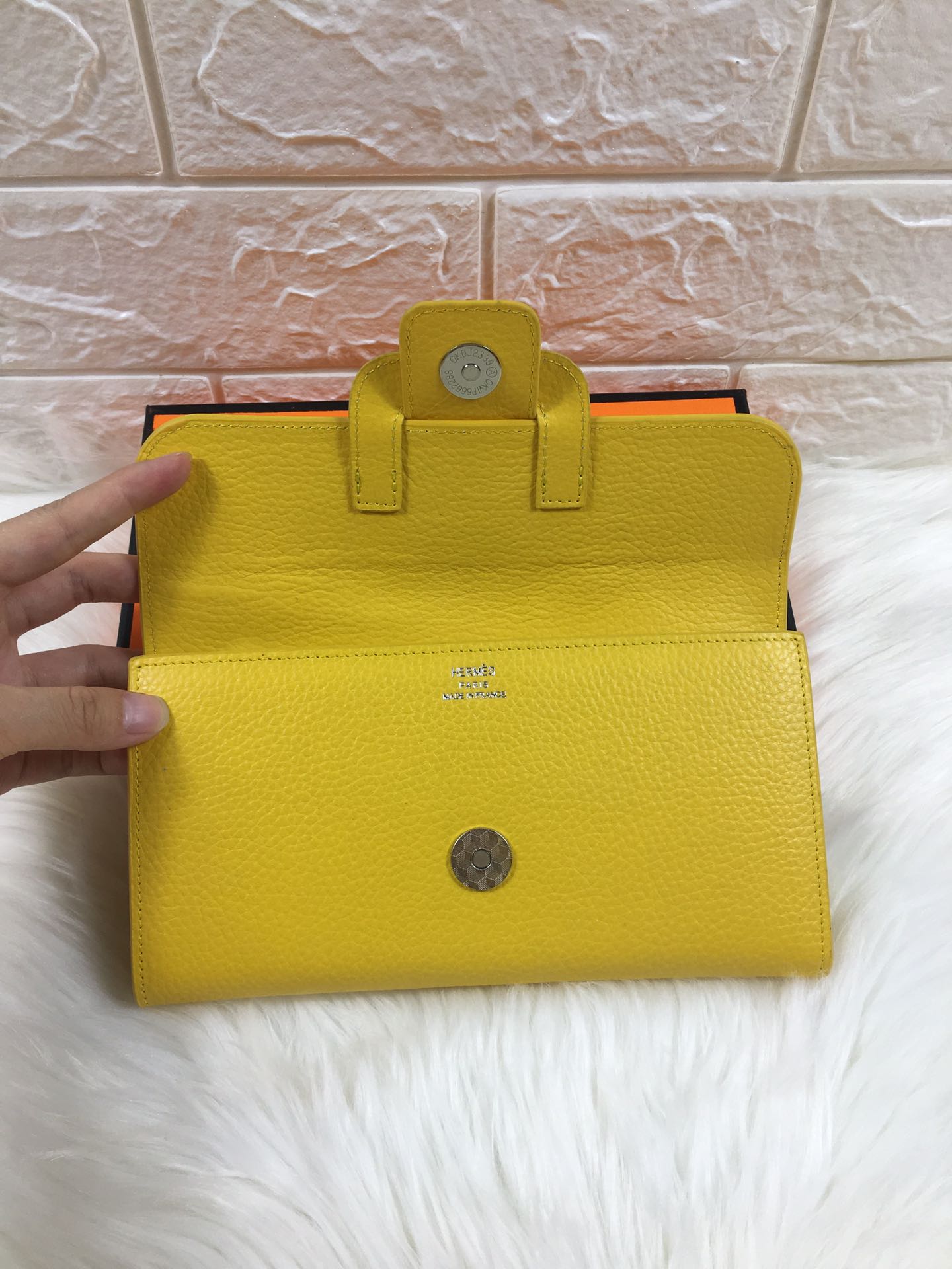 HM SNAP LOCK WALLET 19.5 LEMON GRAINED CALFSKIN