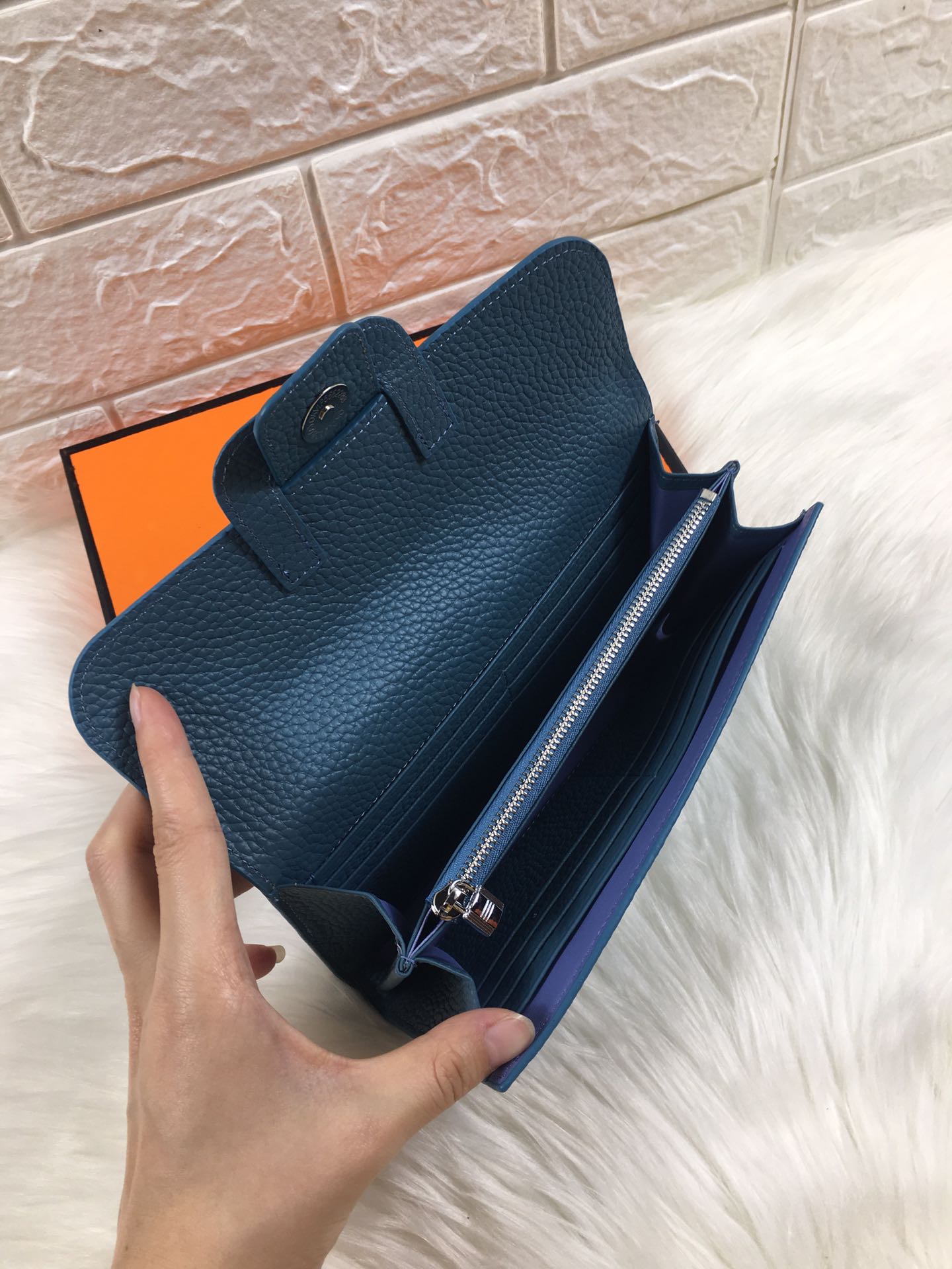 HM SNAP LOCK WALLET 19.5 AEGEAN GRAINED CALFSKIN