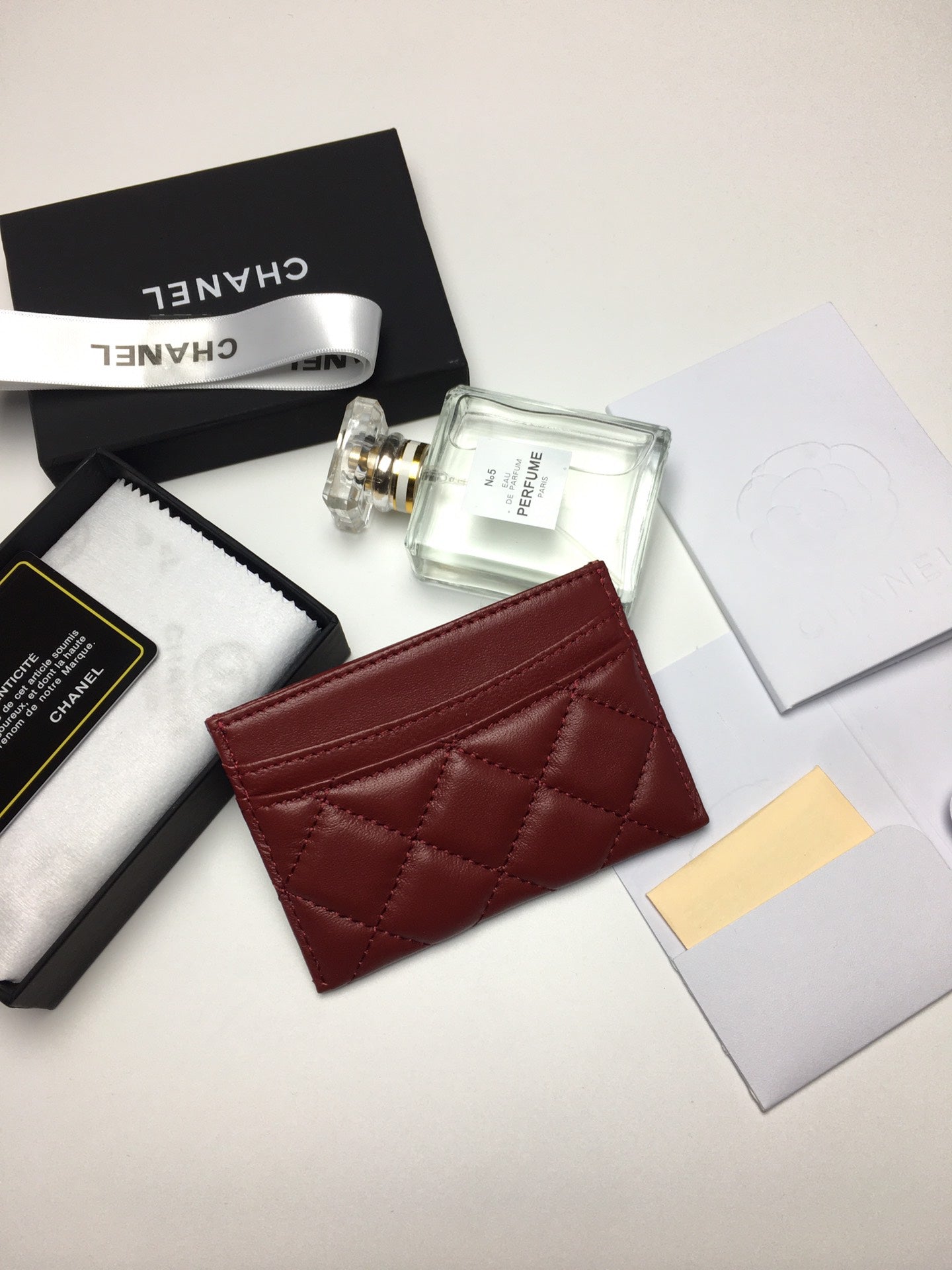 CC CARD HOLDER 11.2 GARNET CALFSKIN SILVER ICON