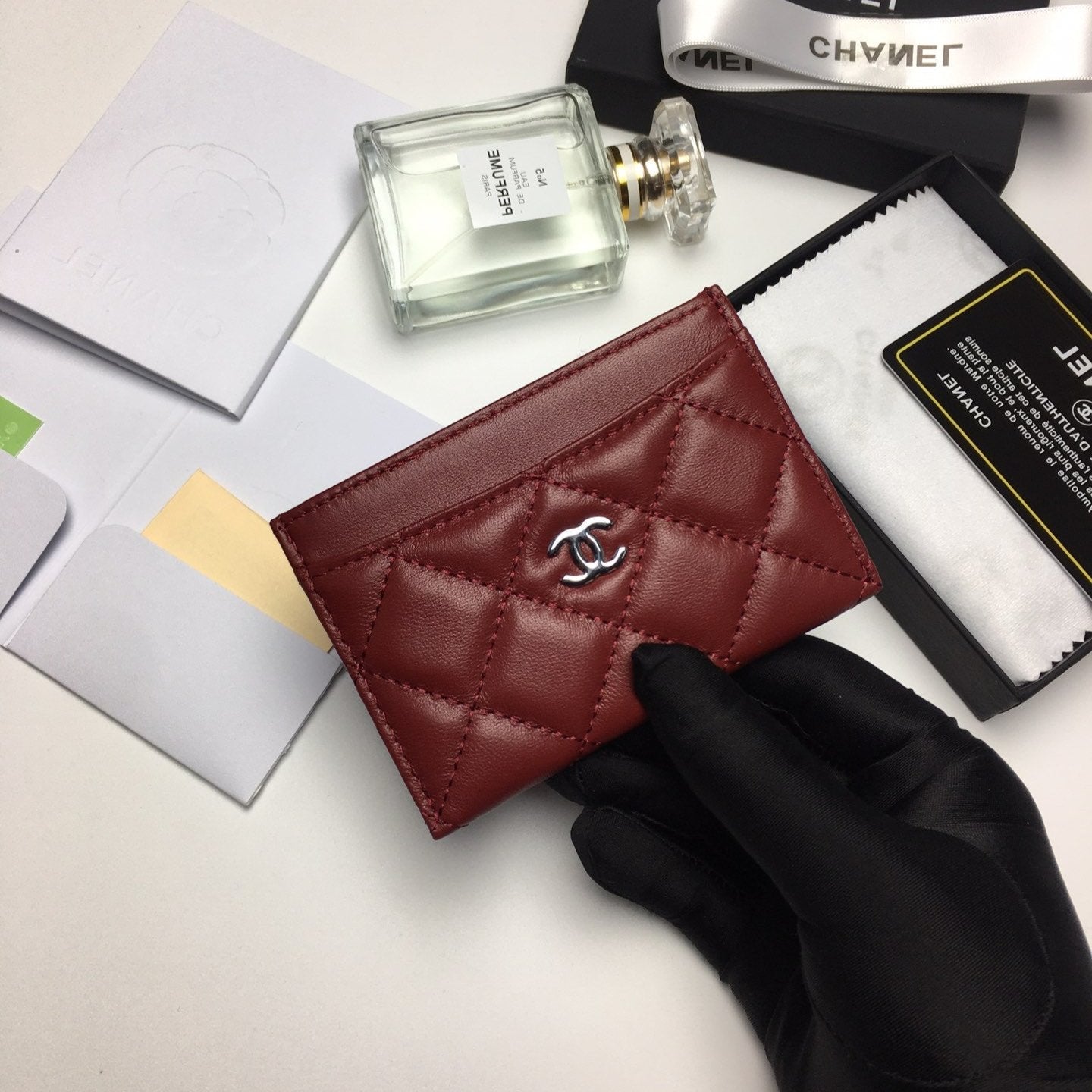 CC CARD HOLDER 11.2 GARNET CALFSKIN SILVER ICON