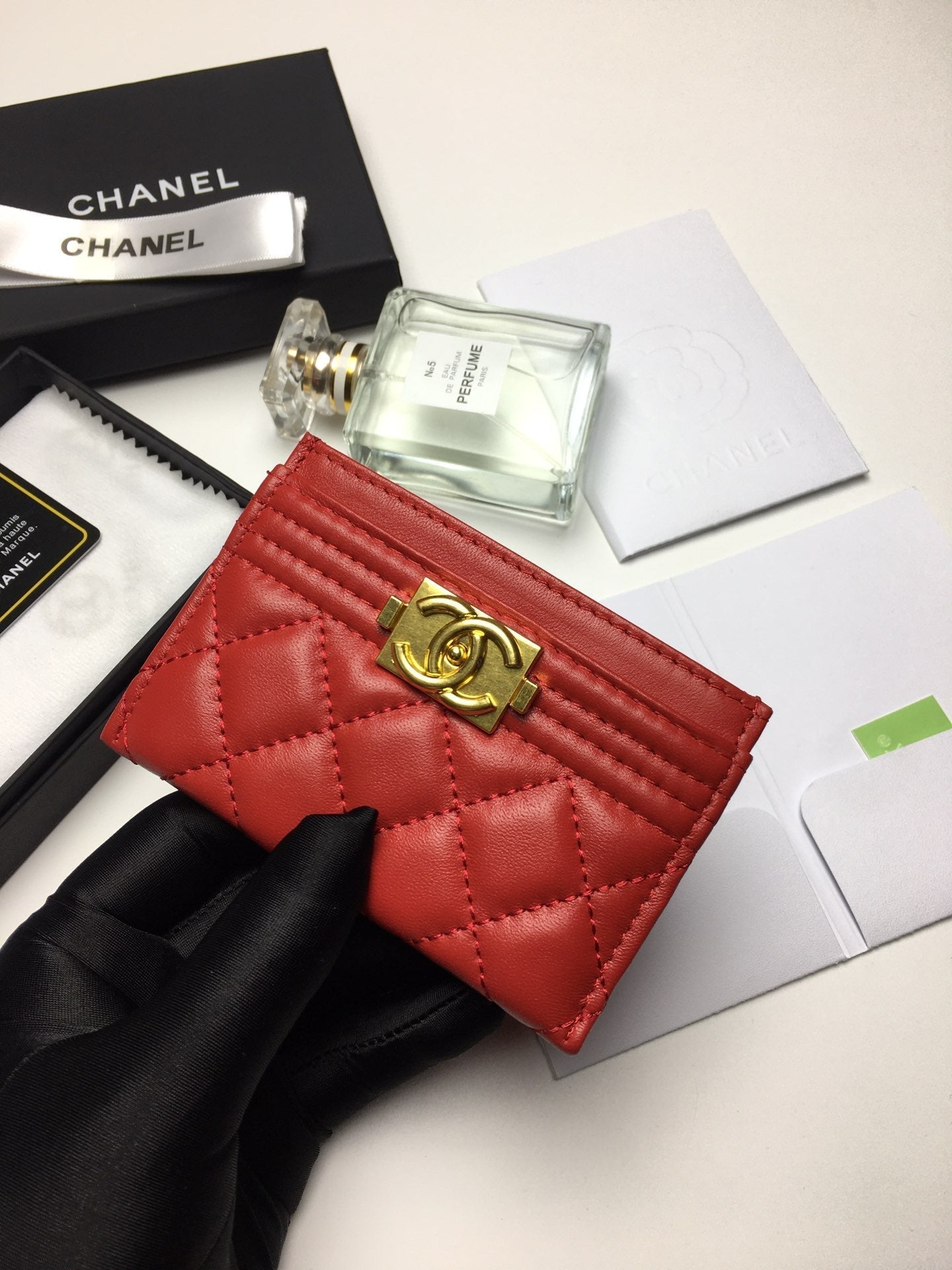 CC BOY CARD HOLDER 11.2 RED CALFSKIN GOLD ICON