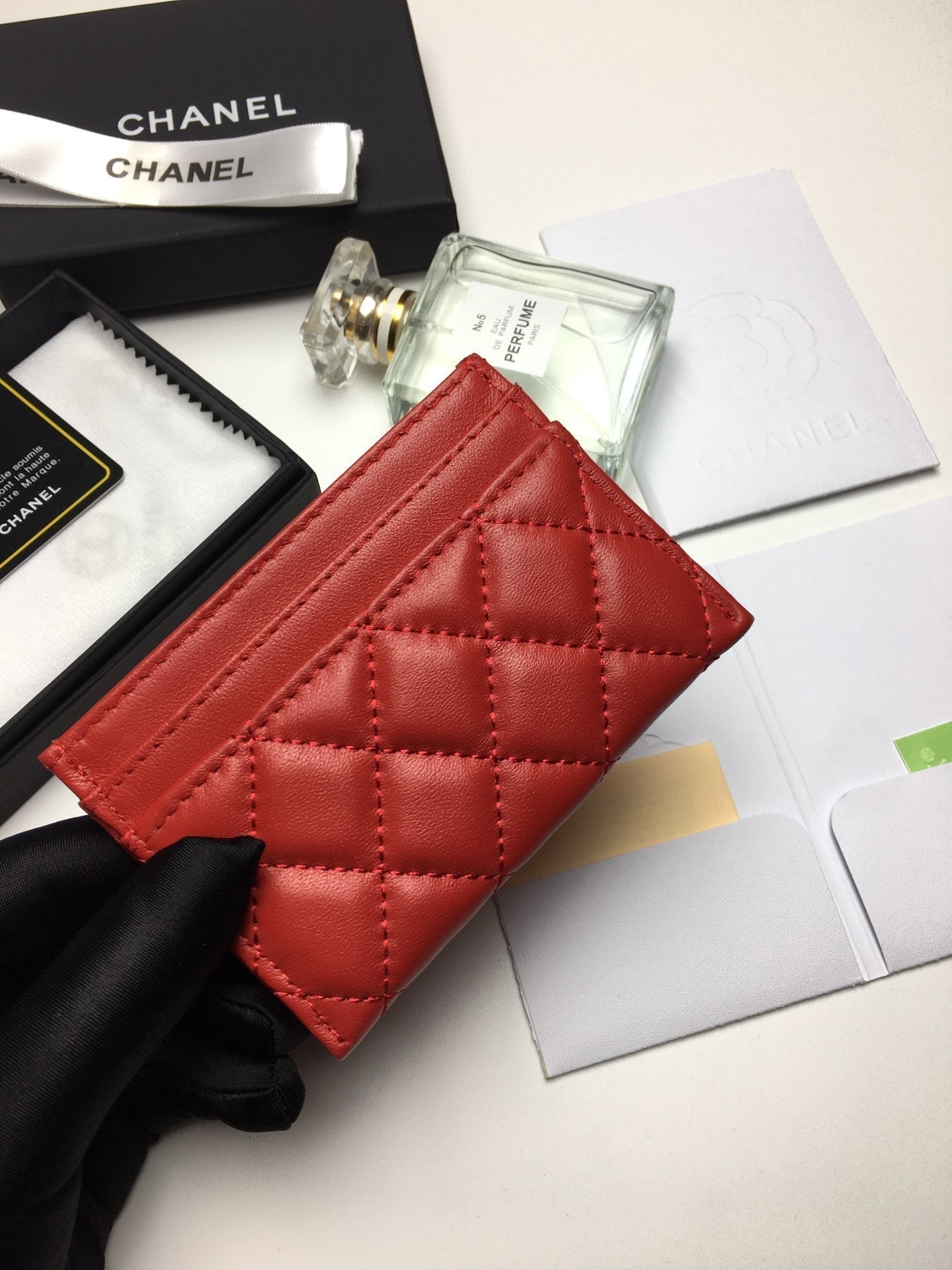 CC BOY CARD HOLDER 11.2 RED CALFSKIN GOLD ICON