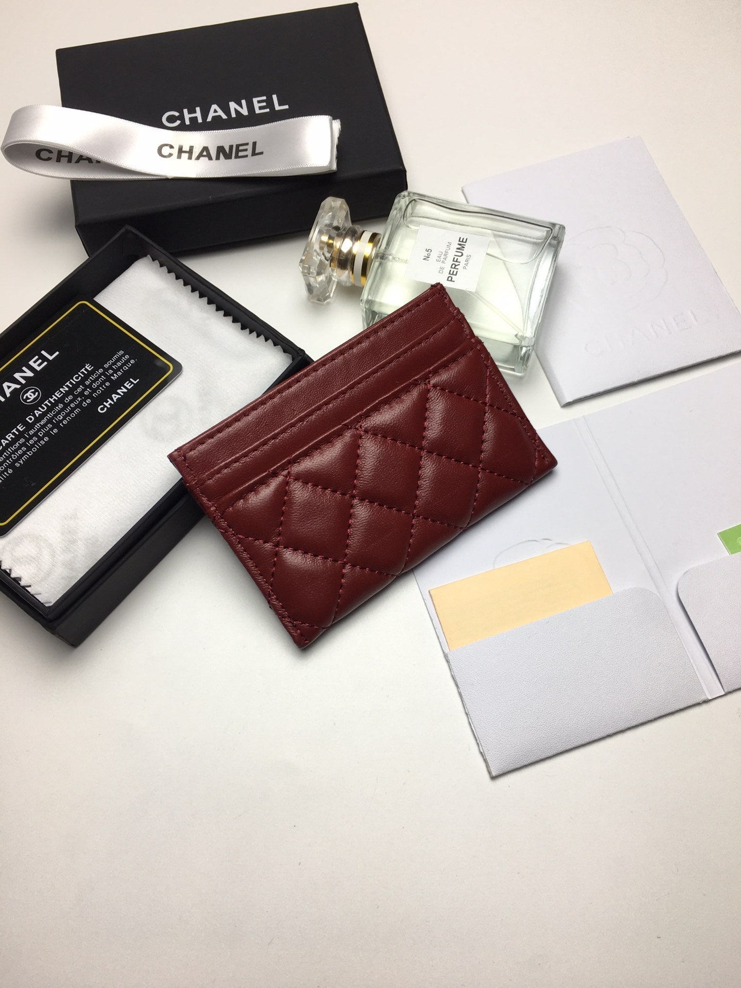 CC BOY CARD HOLDER 11.2 GARNET CALFSKIN GOLD ICON