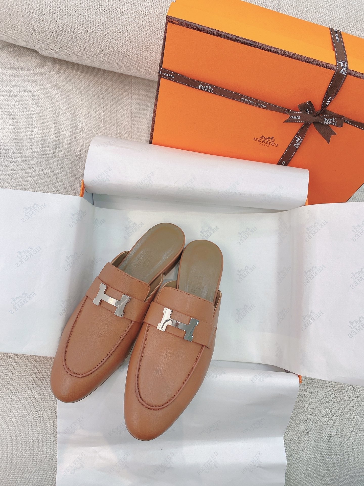 HM Mule Baby Pink Cowhide 348039