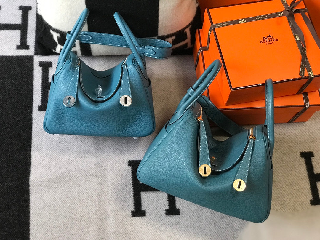 HM LINDY 30 BAG SAPPHIRE TAURILLON CLEMENCE LEATHER