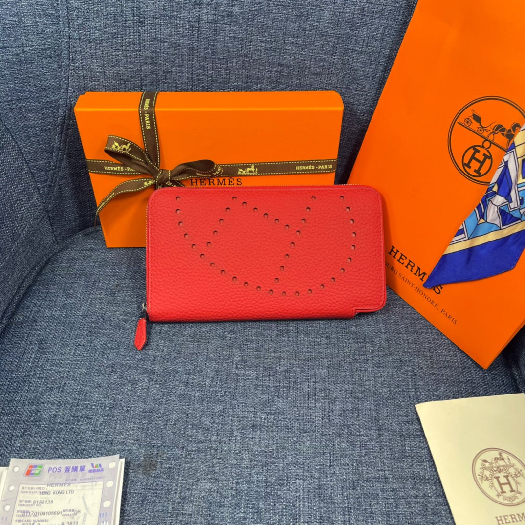 HM SILK'IN HOLED WALLET 19 RED GRAINED CALFSKIN