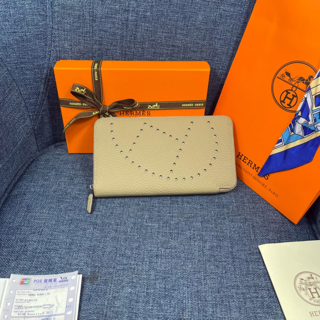 HM SILK'IN HOLED WALLET 19 KHAKI GRAINED CALFSKIN