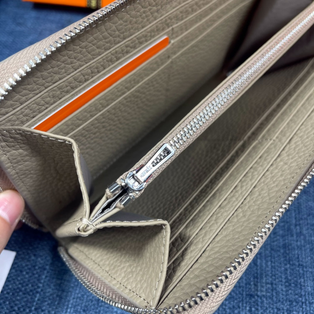 HM SILK'IN HOLED WALLET 19 KHAKI GRAINED CALFSKIN