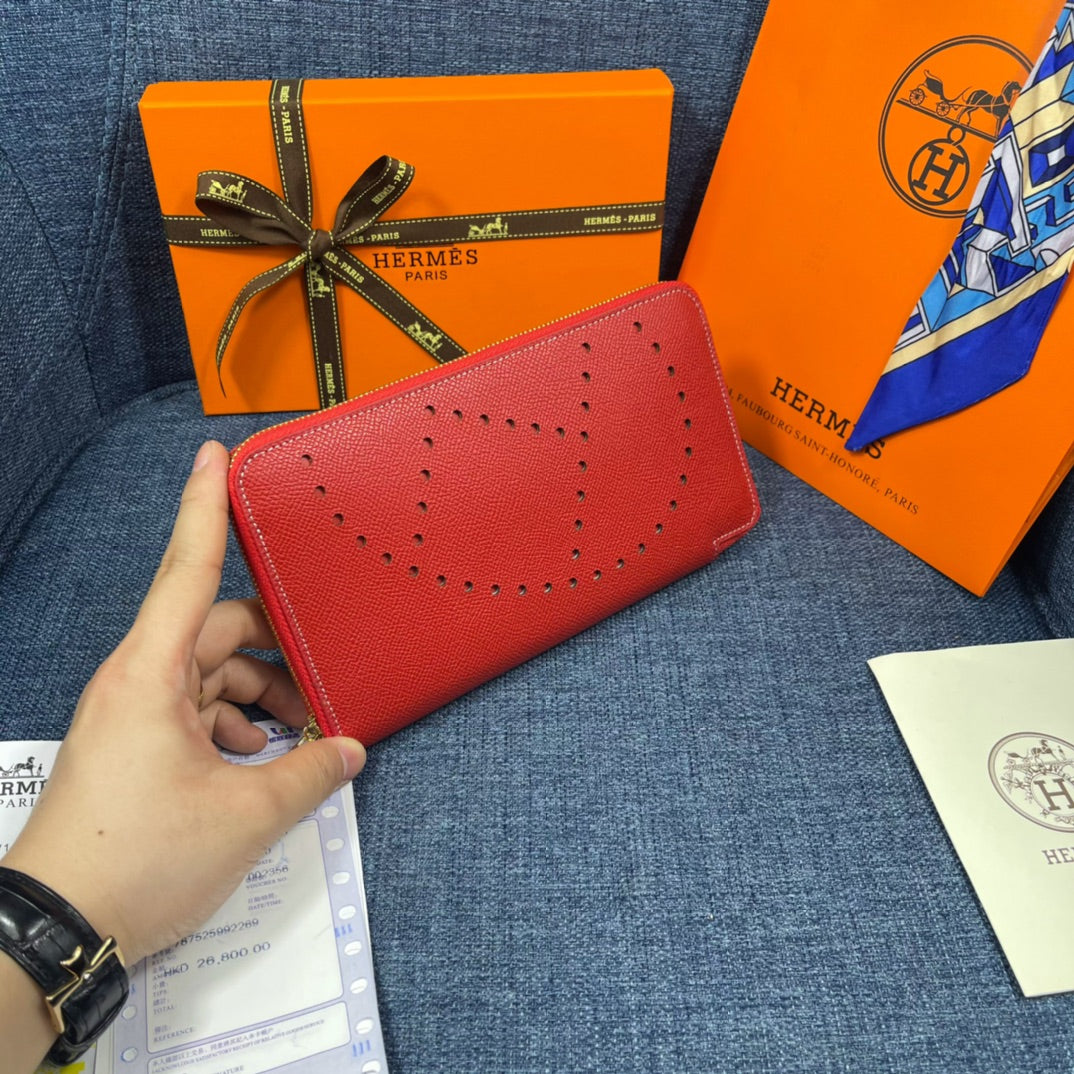 HM SILK'IN HOLED WALLET 19 RED CALFSKIN