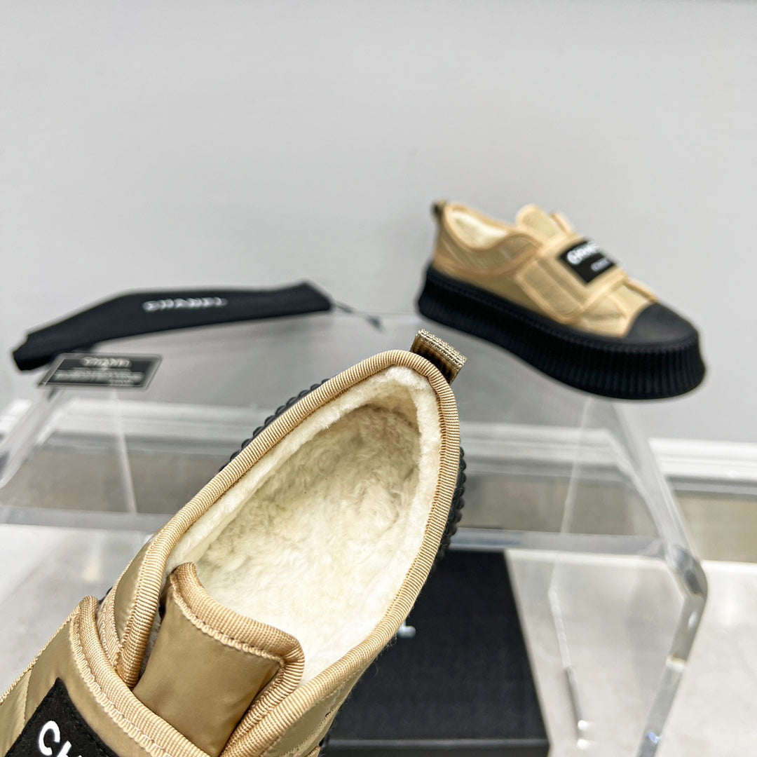 CC Low Sneaker Thick-Soled Beige Rain Velvet Fabric