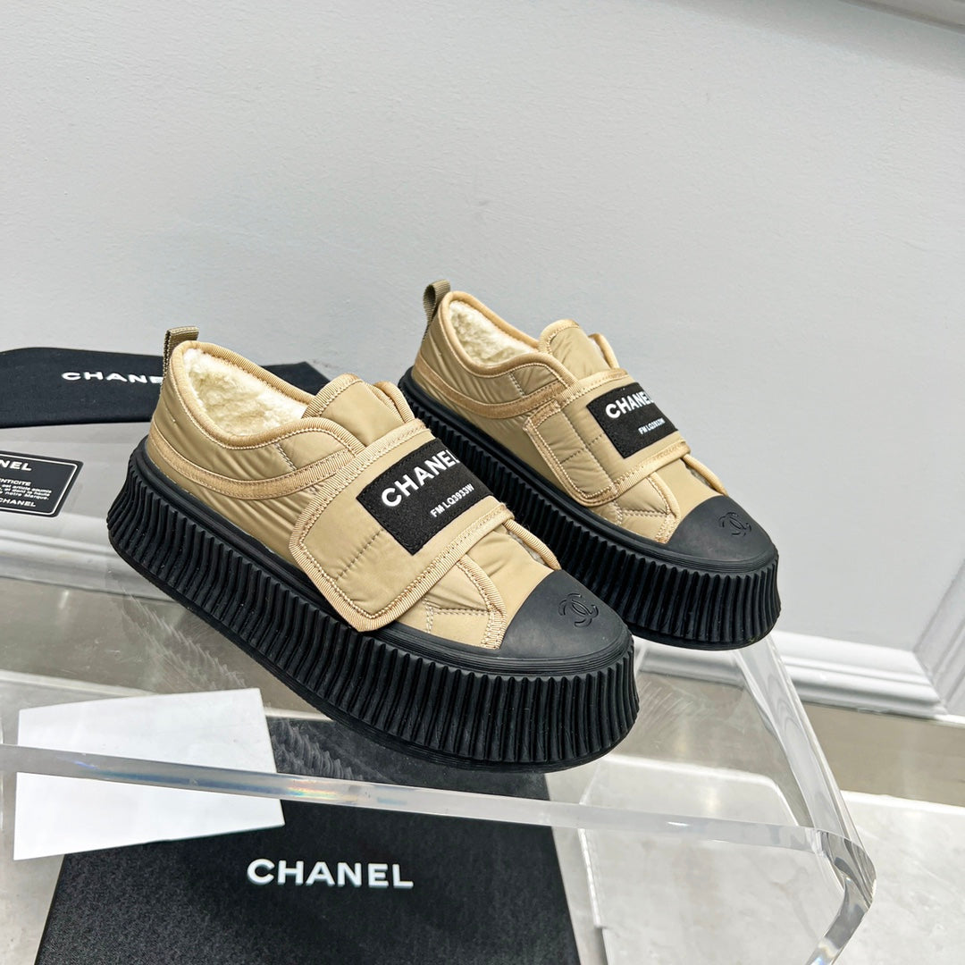 CC Low Sneaker Thick-Soled Beige Rain Velvet Fabric