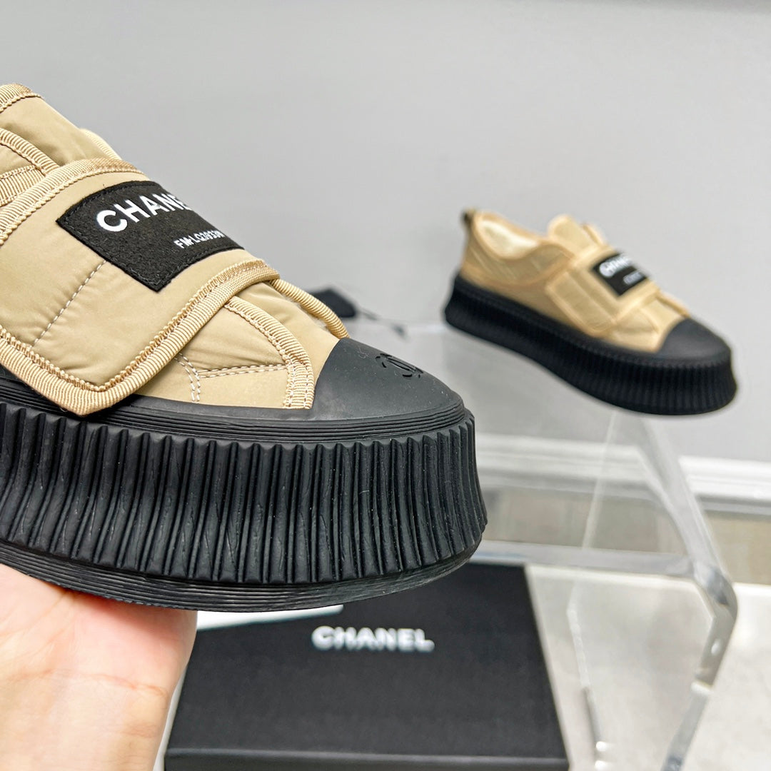 CC Low Sneaker Thick-Soled Beige Rain Velvet Fabric