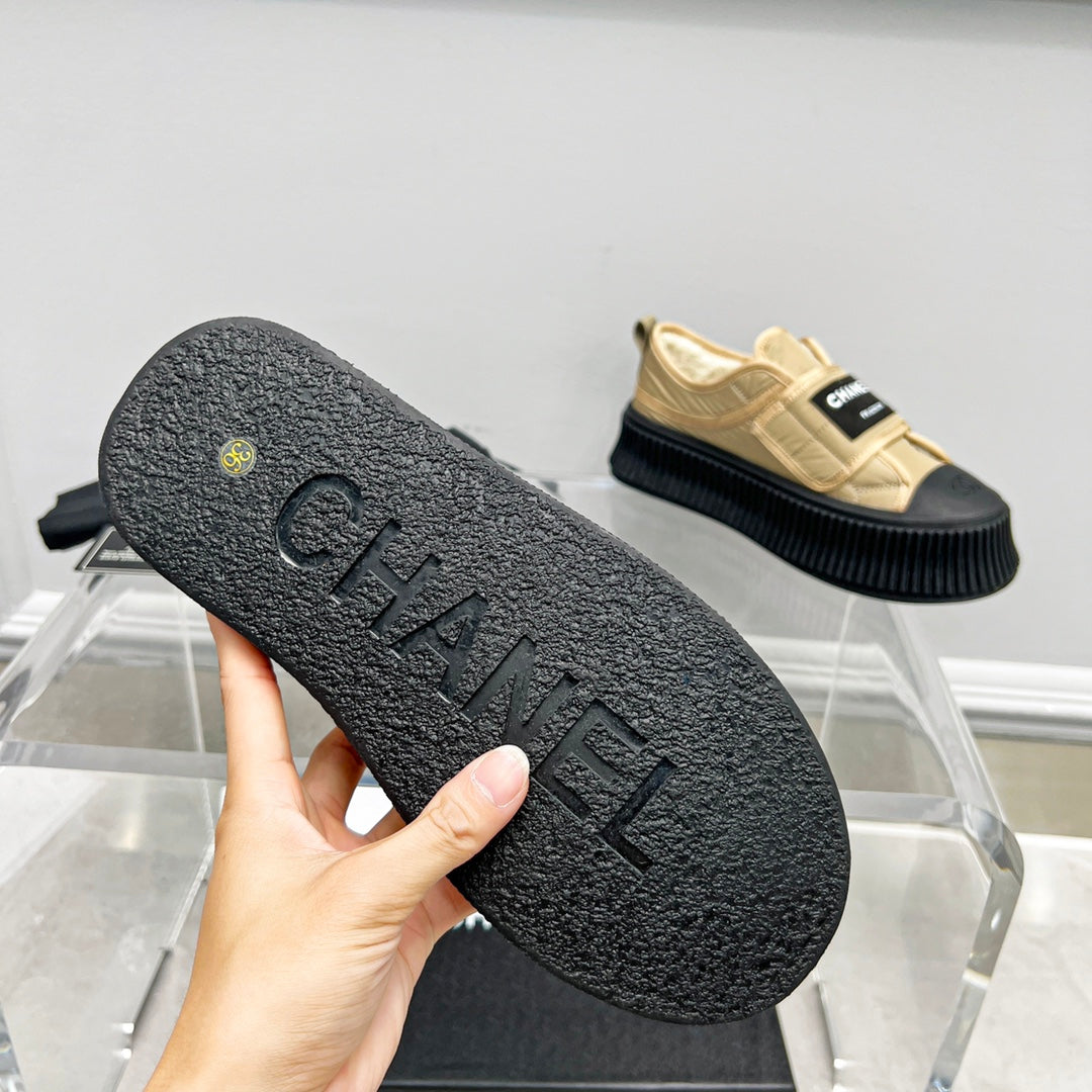 CC Low Sneaker Thick-Soled Beige Rain Velvet Fabric