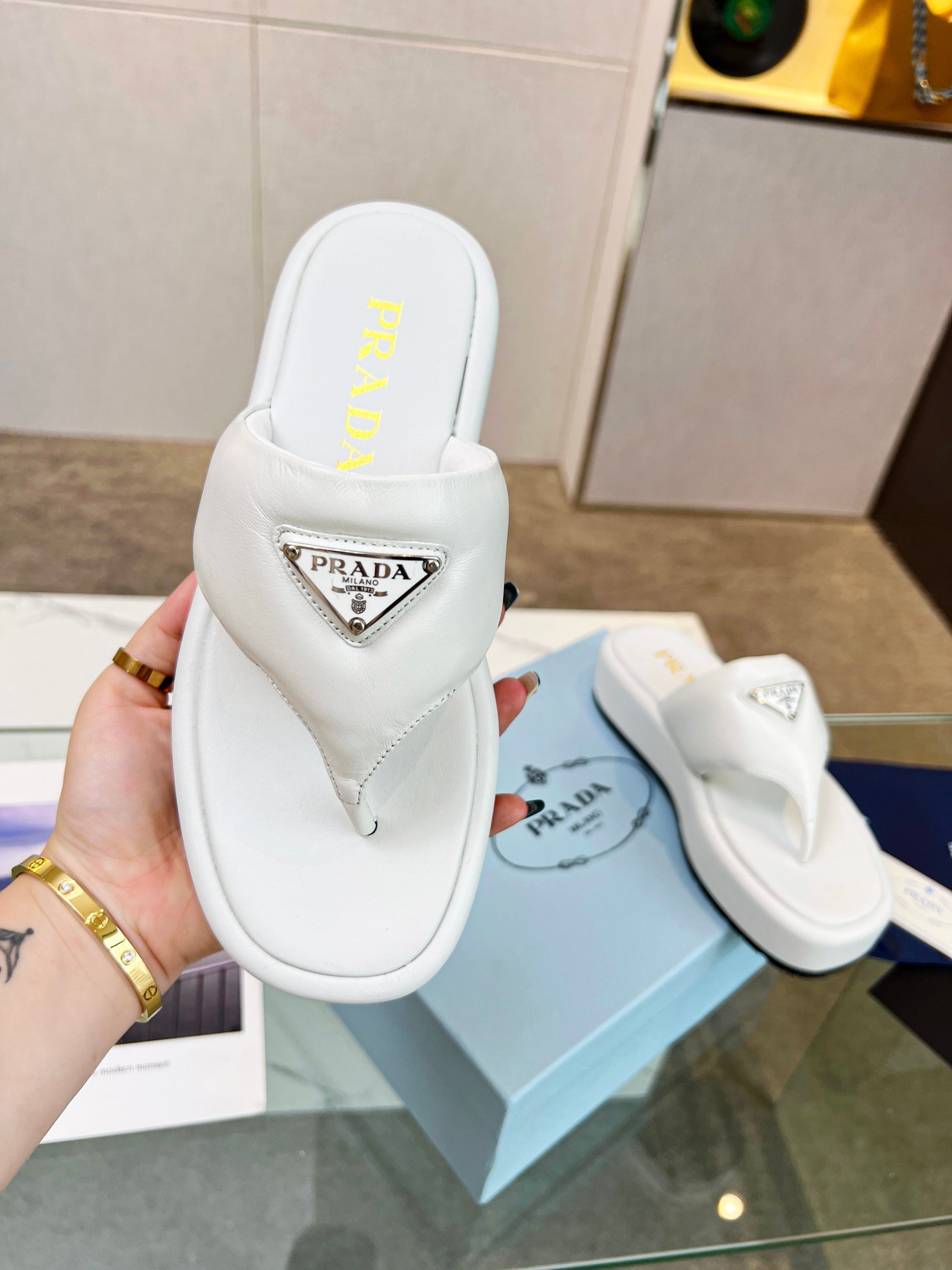 PRA SOFT PADDED NAPPA THONG WEDGE SANDALS WHITE LAMBSKIN