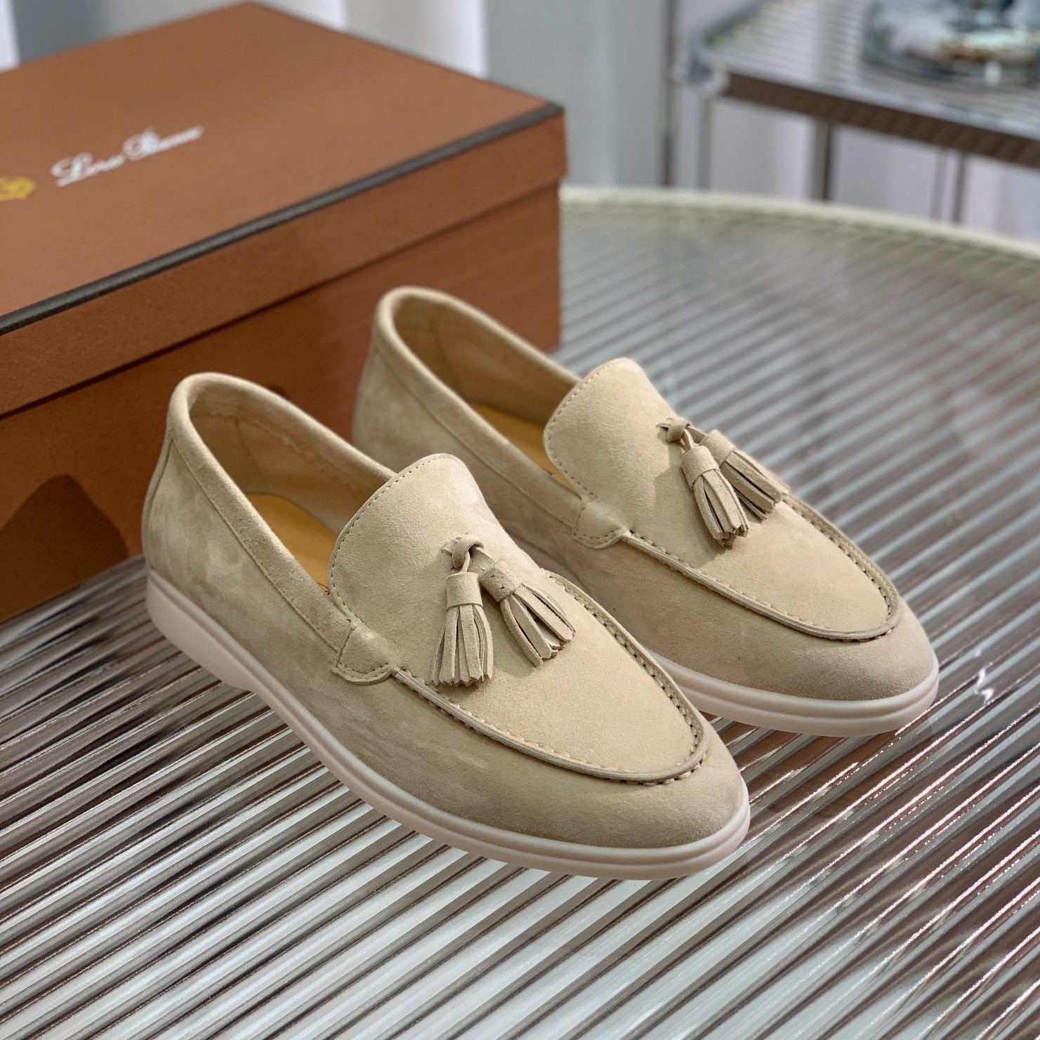 lp dot sole walk loafer beige suede