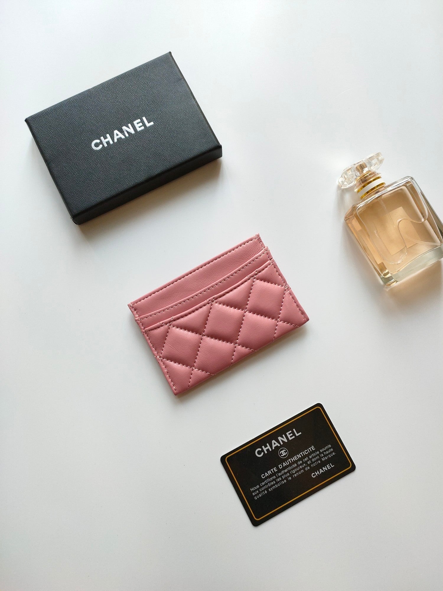 CC CARD HOLDER 11.2 LIGHT PINK CALFSKIN GOLD ICON