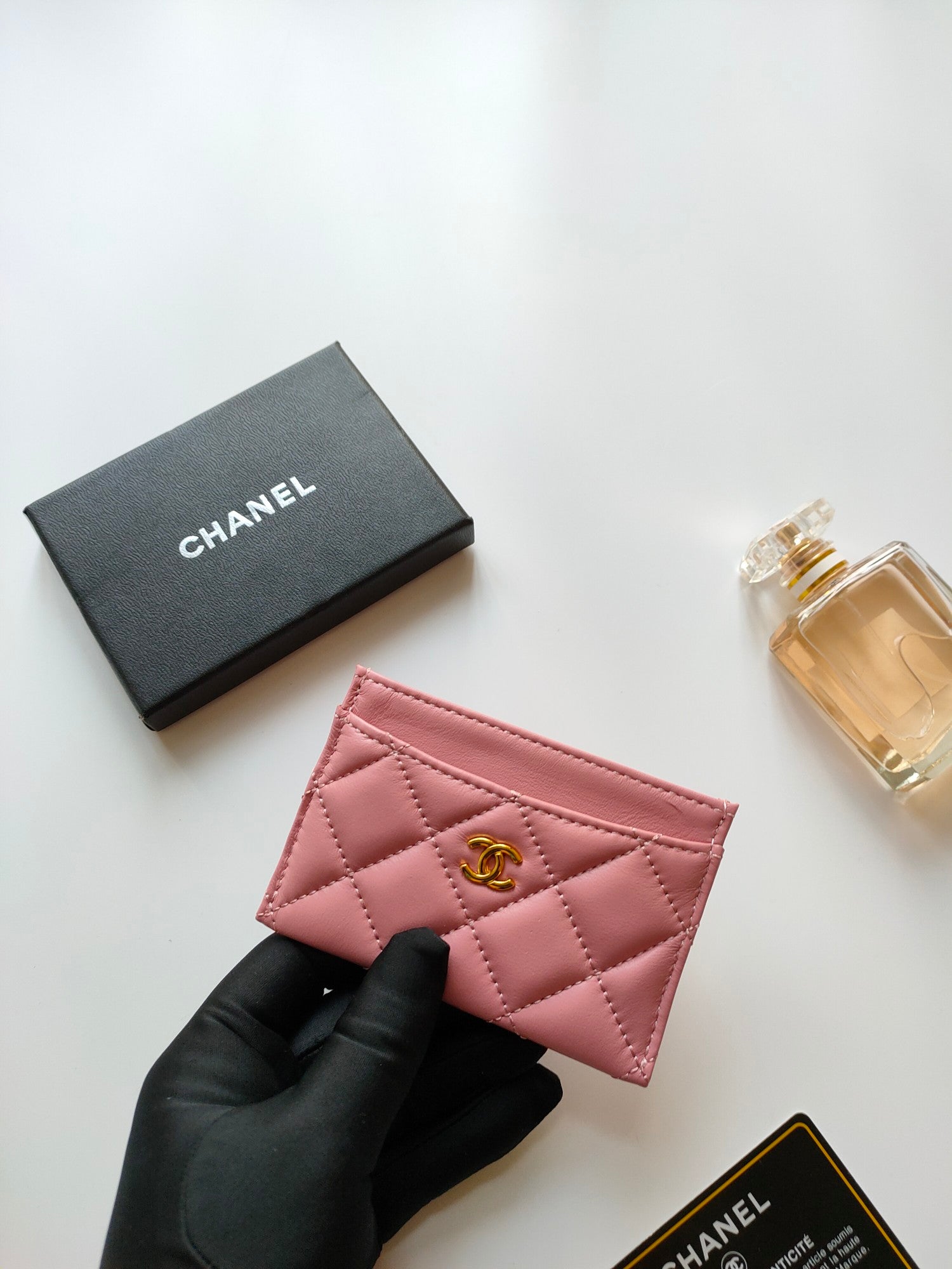 CC CARD HOLDER 11.2 LIGHT PINK CALFSKIN GOLD ICON
