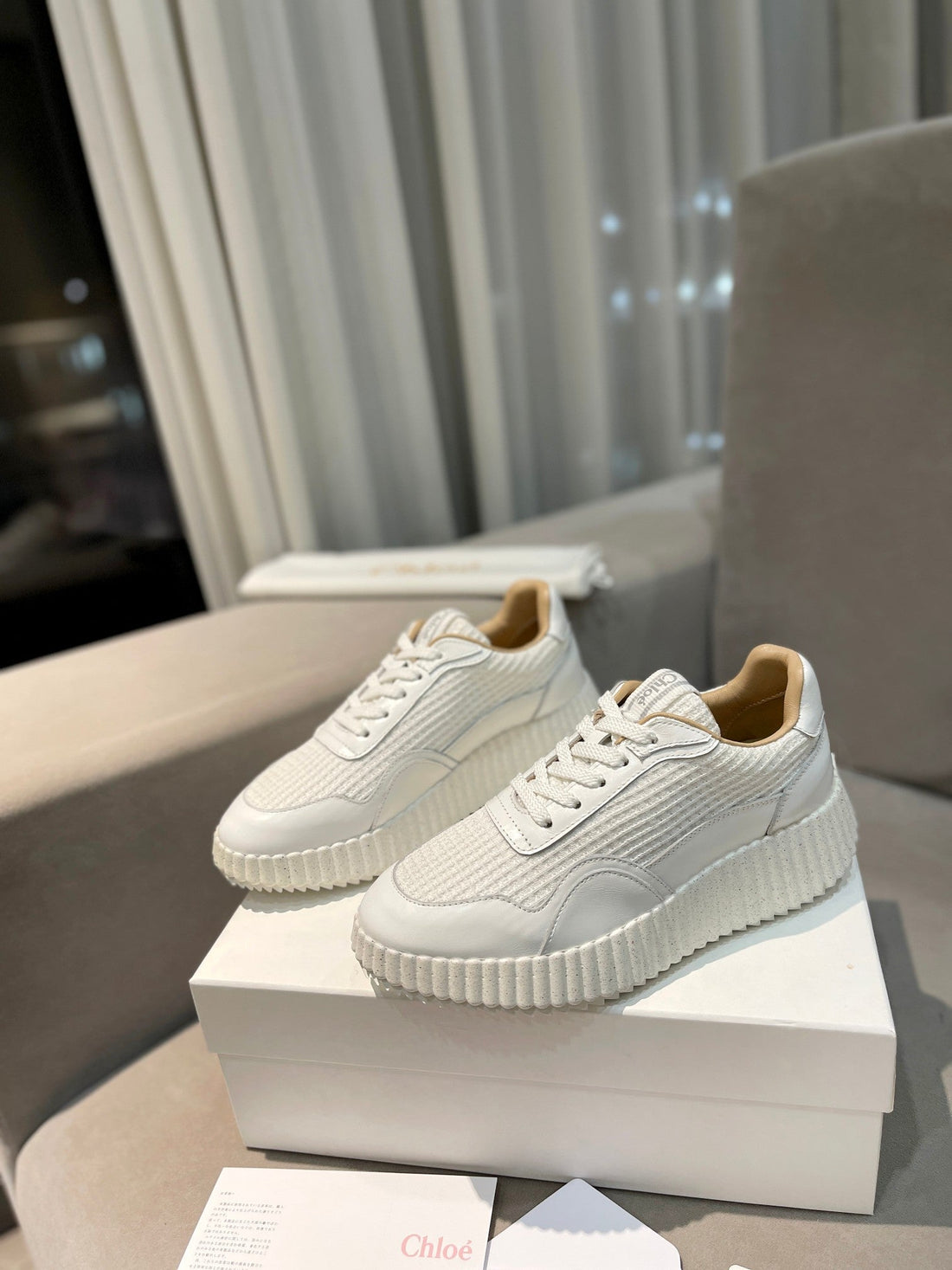CHLOE NAMA SNEAKER IN WHITE LAMBSKIN AND SUEDE