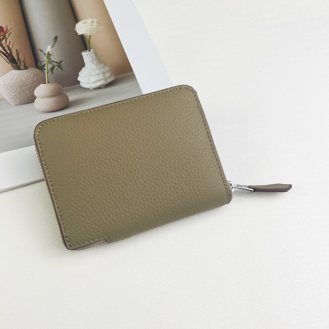 HM SILK'IN HOLED SHORT WALLET 11.5 KHAKI GRAINED CALFSKIN