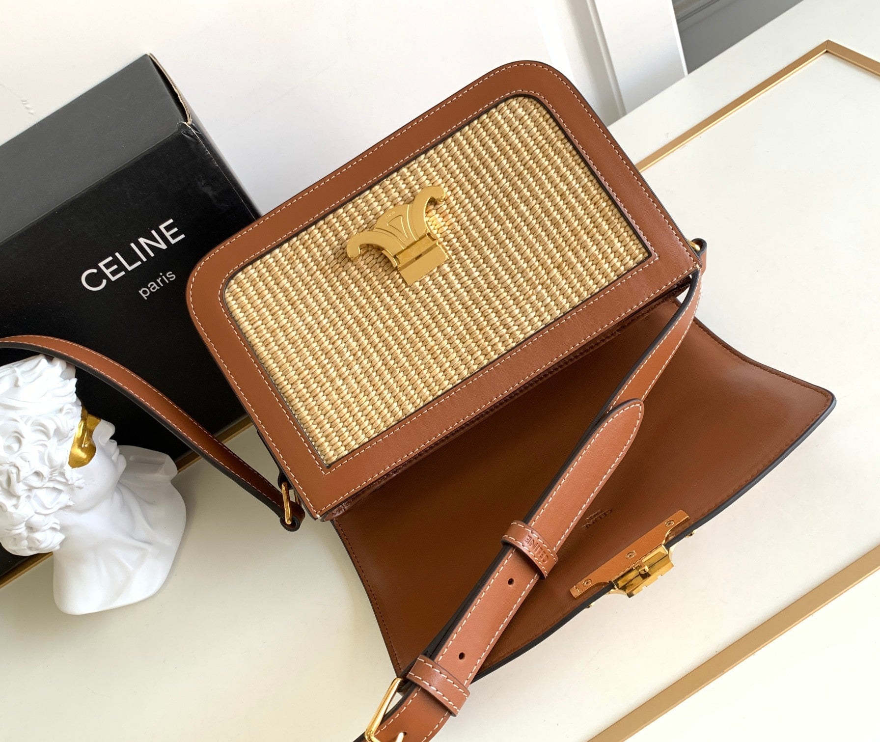CLASSIQUE TRIOMPHE 22CM TEXTILE AND CALFSKIN
