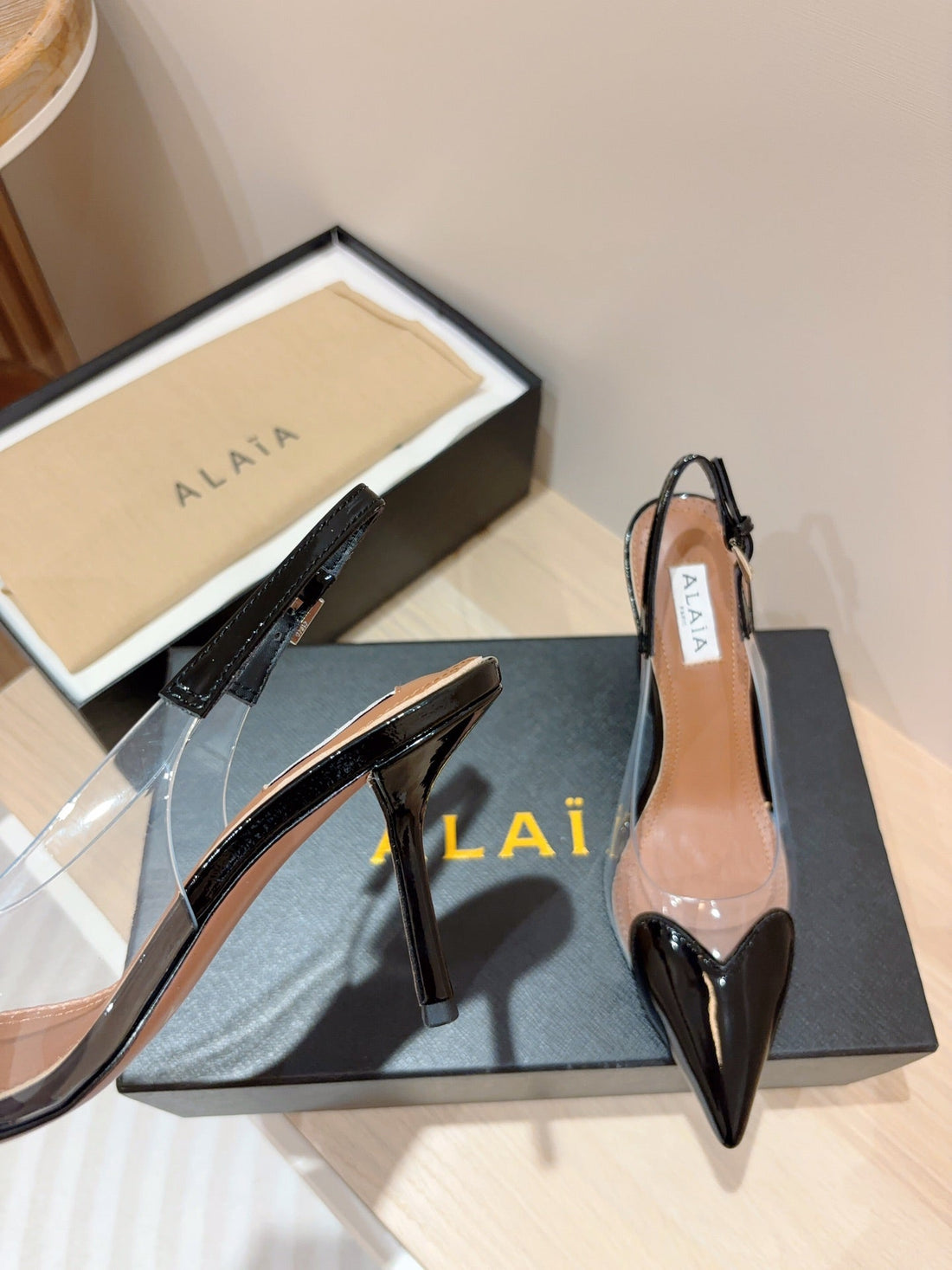 alaia slingbacks 95 optic black heart lambskin
