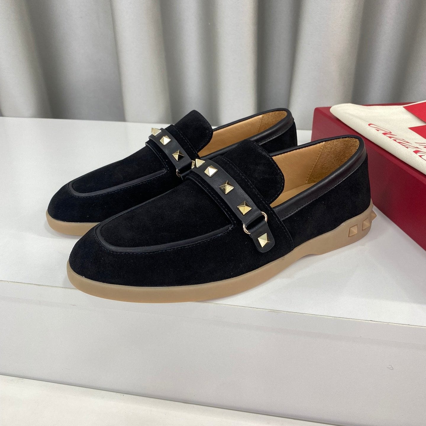 LEISURE FLOWS SPLIT LOAFER IN BLACK SUEDE