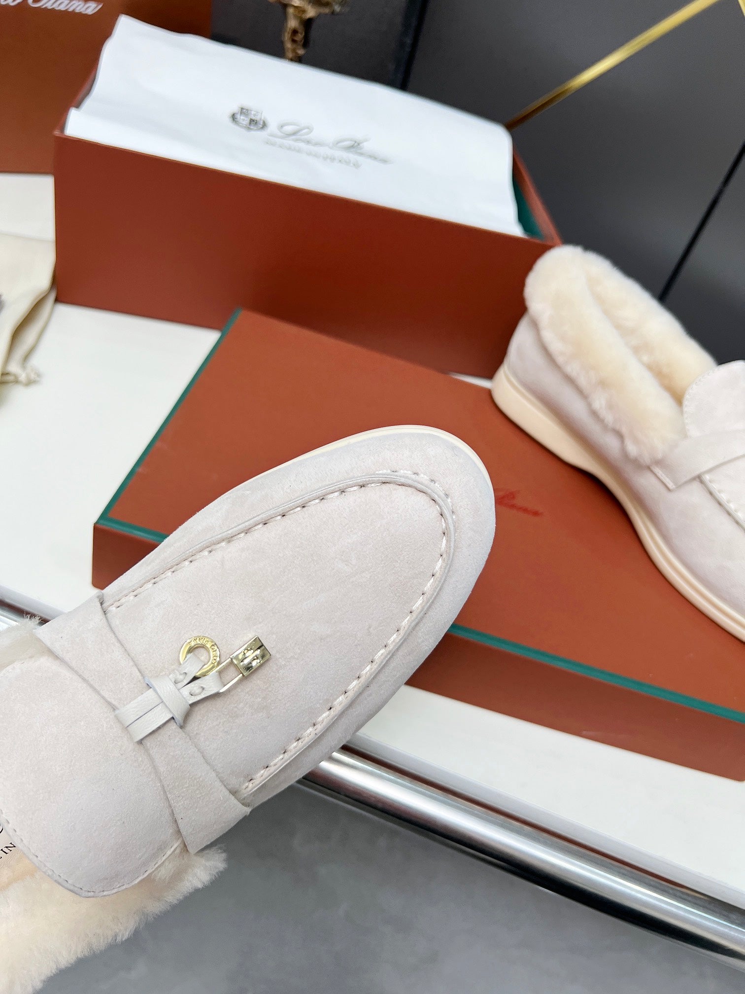 LP Summer Charm Walk Loafer Cream Suede Lamb Fur