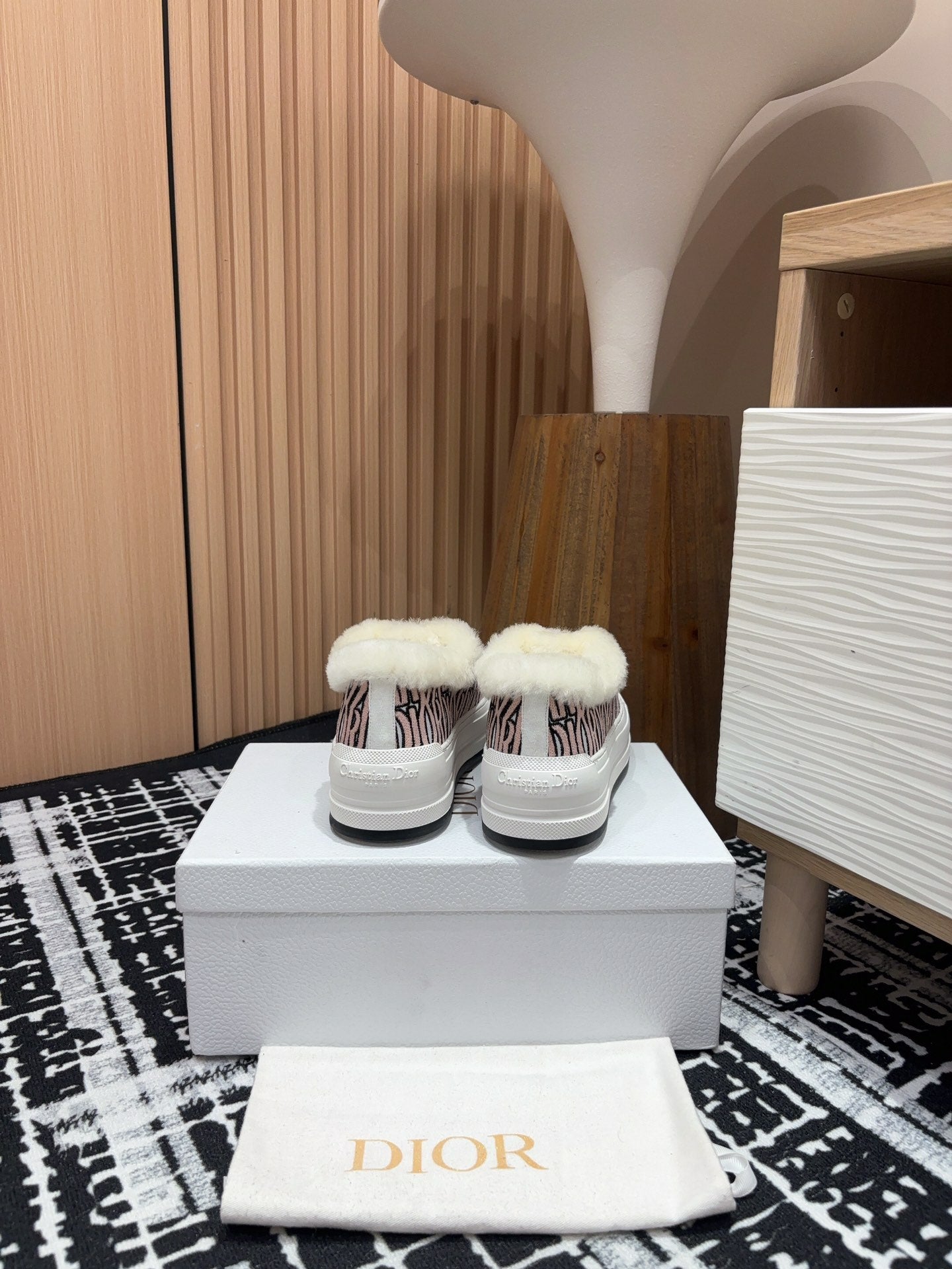 CD Walk'n'Dior Platform Sneaker Pale Pink Canvas And Fleece Lining