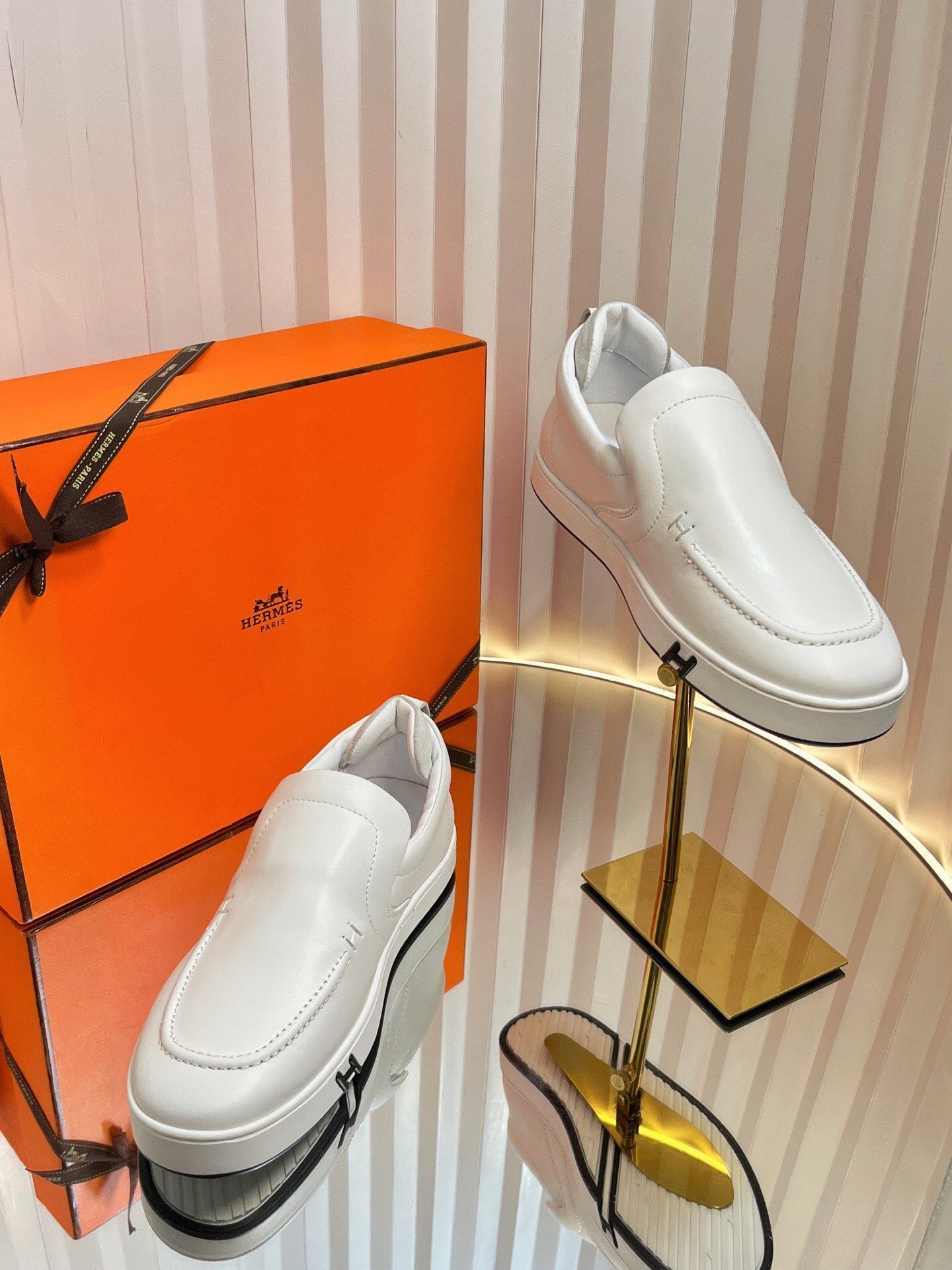 HM British Retro Loafers White Suede 317076