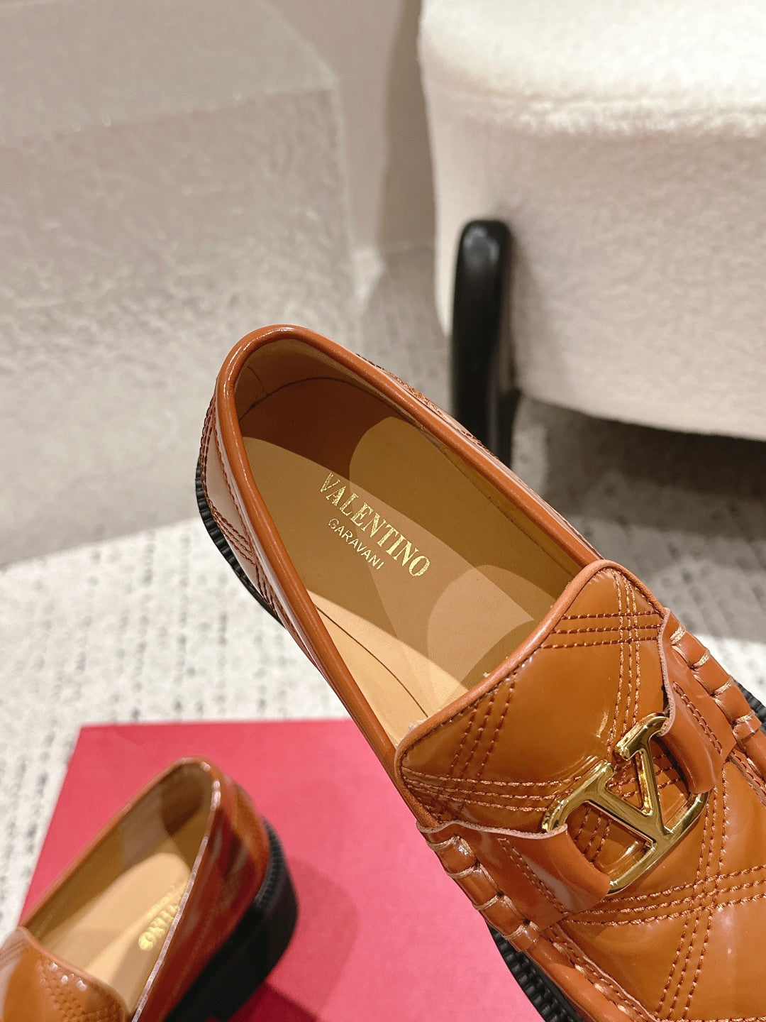 VT Vlogo Loafer Brown Patent Leather