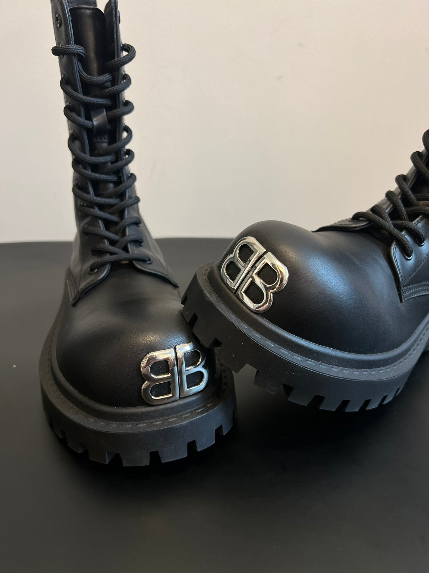 Balenciaga 25ss Martin boots double B buckle black calfskin