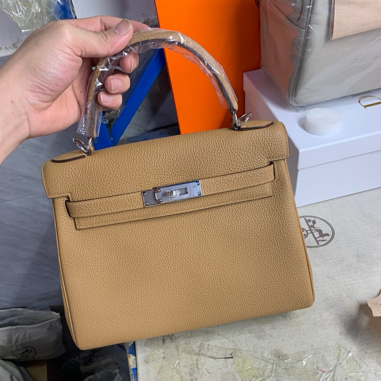 HM KELLY BEIGE TOGO SILVER HARDWARE