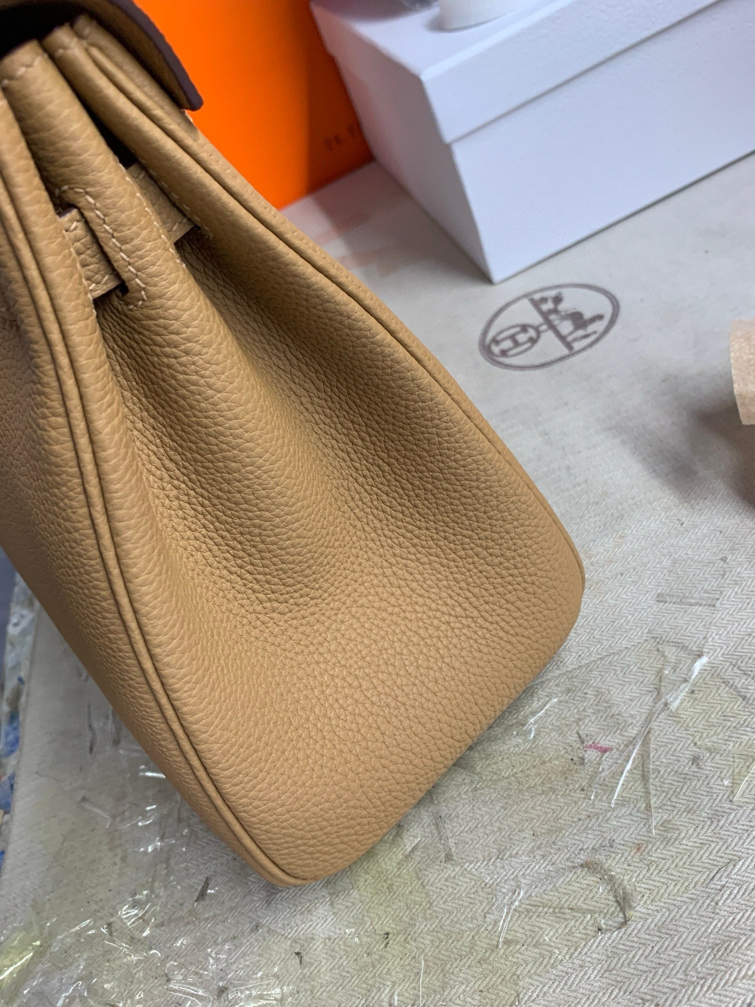HM KELLY BEIGE TOGO SILVER HARDWARE