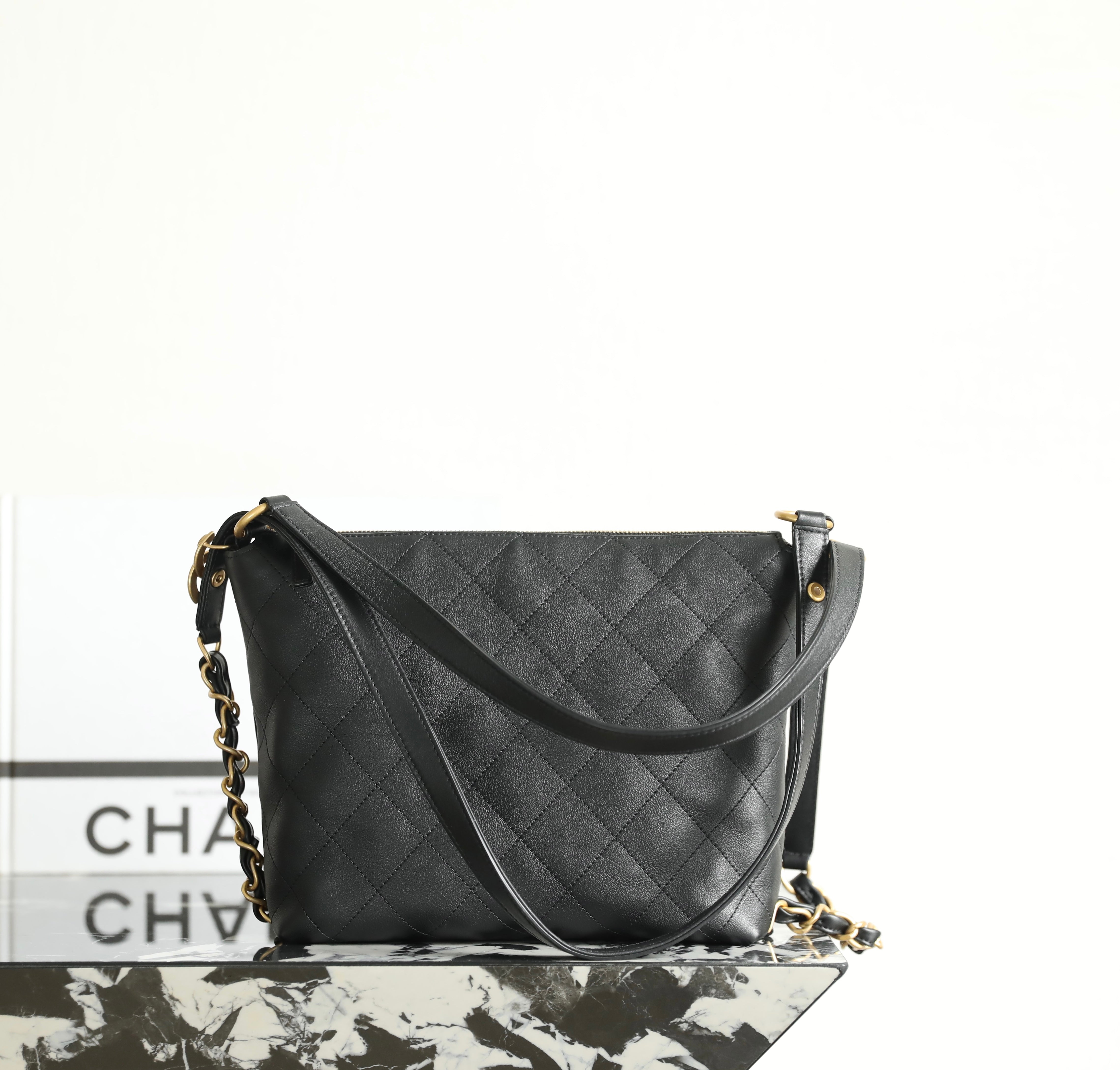 Chanel 25s 𝗛𝗼𝗯𝗼 Backpack Small Black Calfskin 340195
