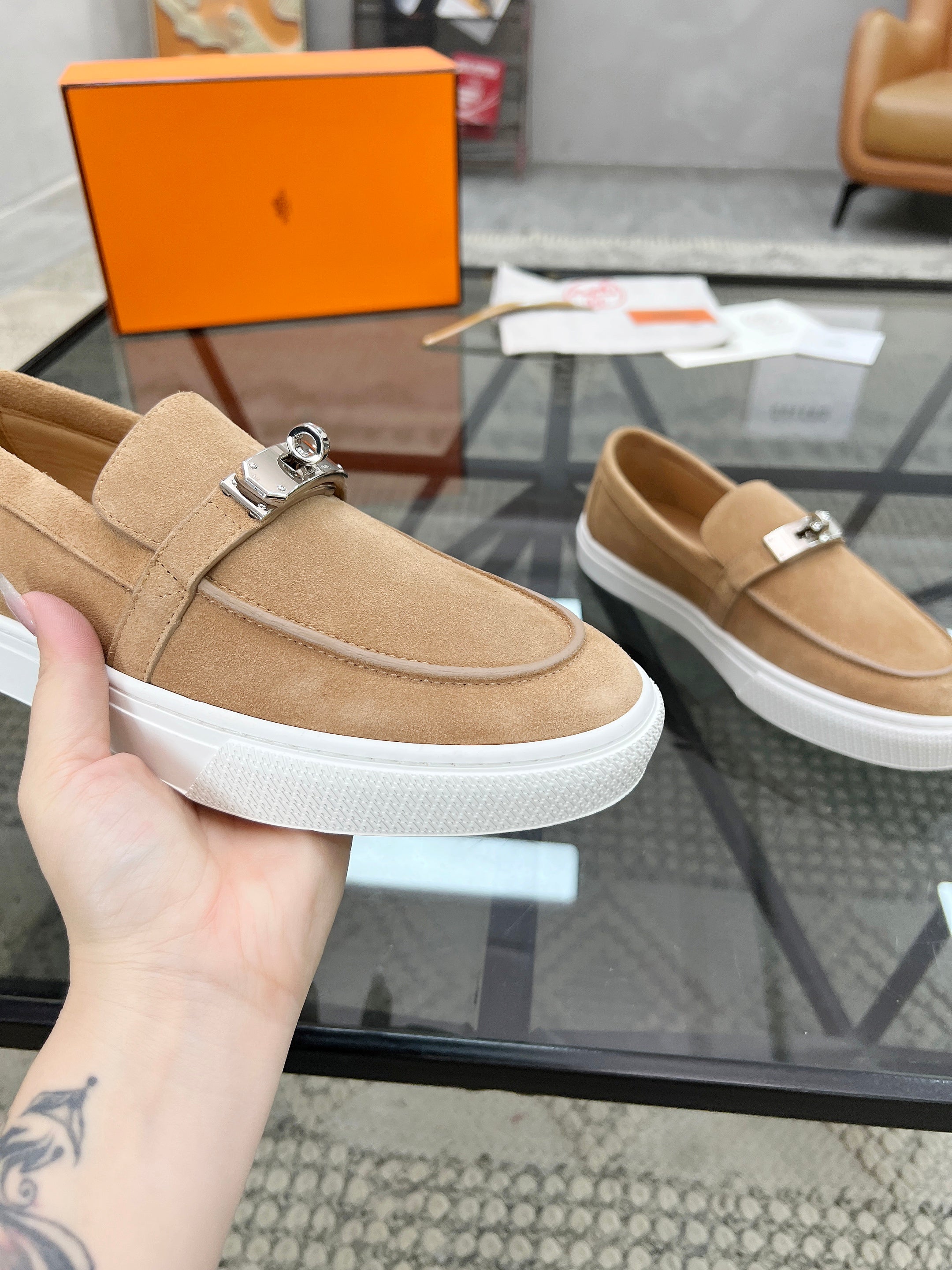 HM Men's Loafers Beige Suede 621424