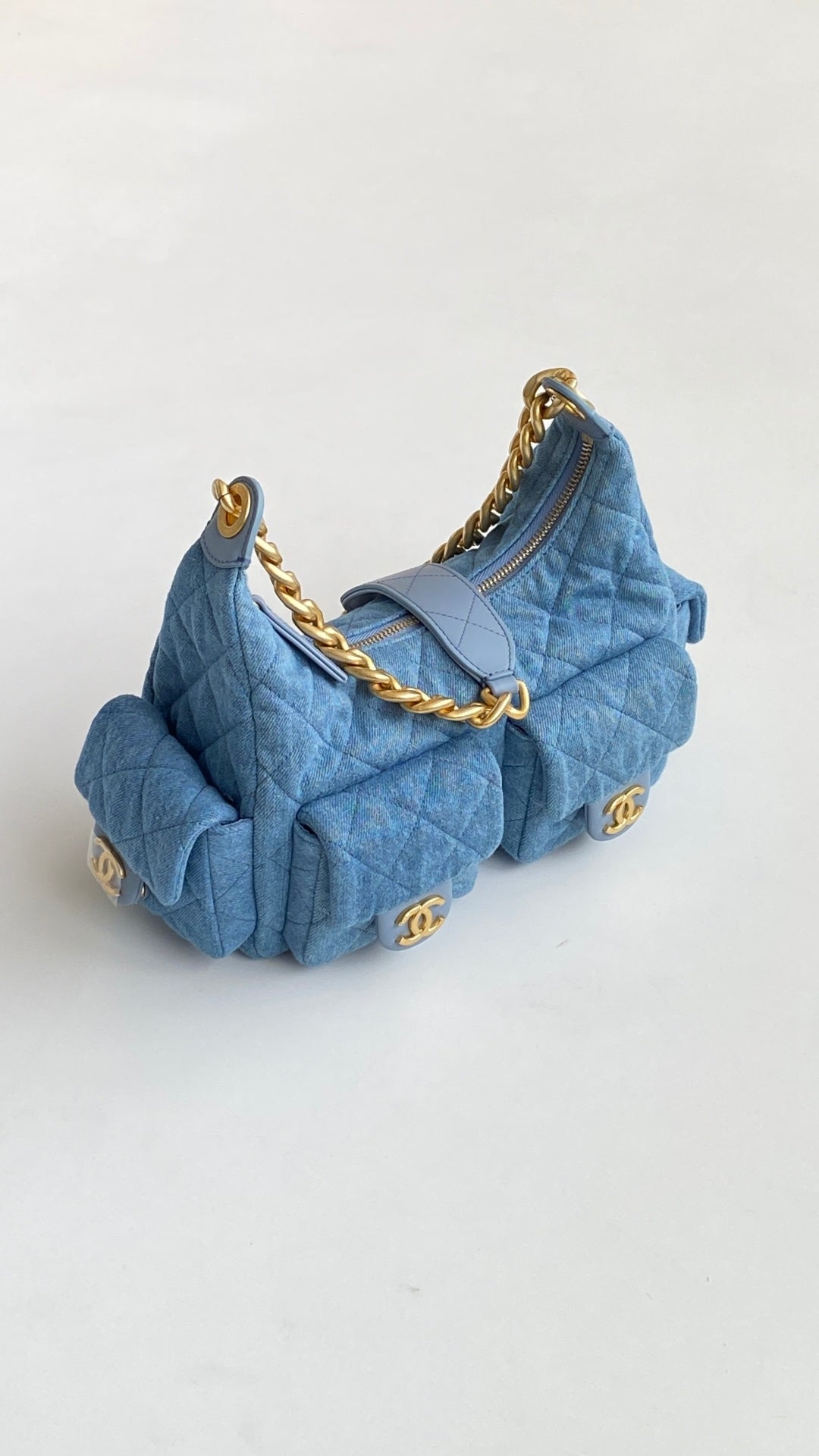 CC Multi-Pocket HOBO bag 31 light blue denim