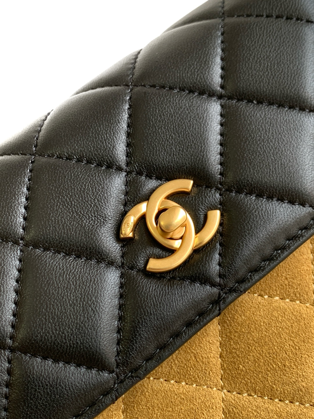 CC 25A Shoulder Bag  Brown Black Suede