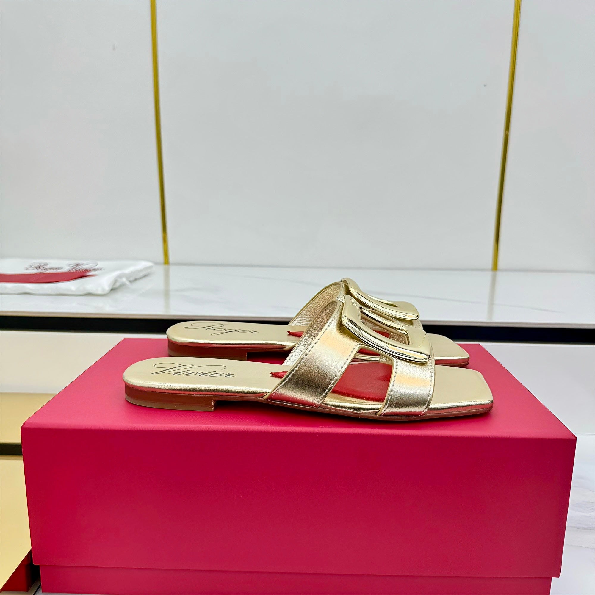 Belle Viv 25 Slides Gold Cowhide 332358