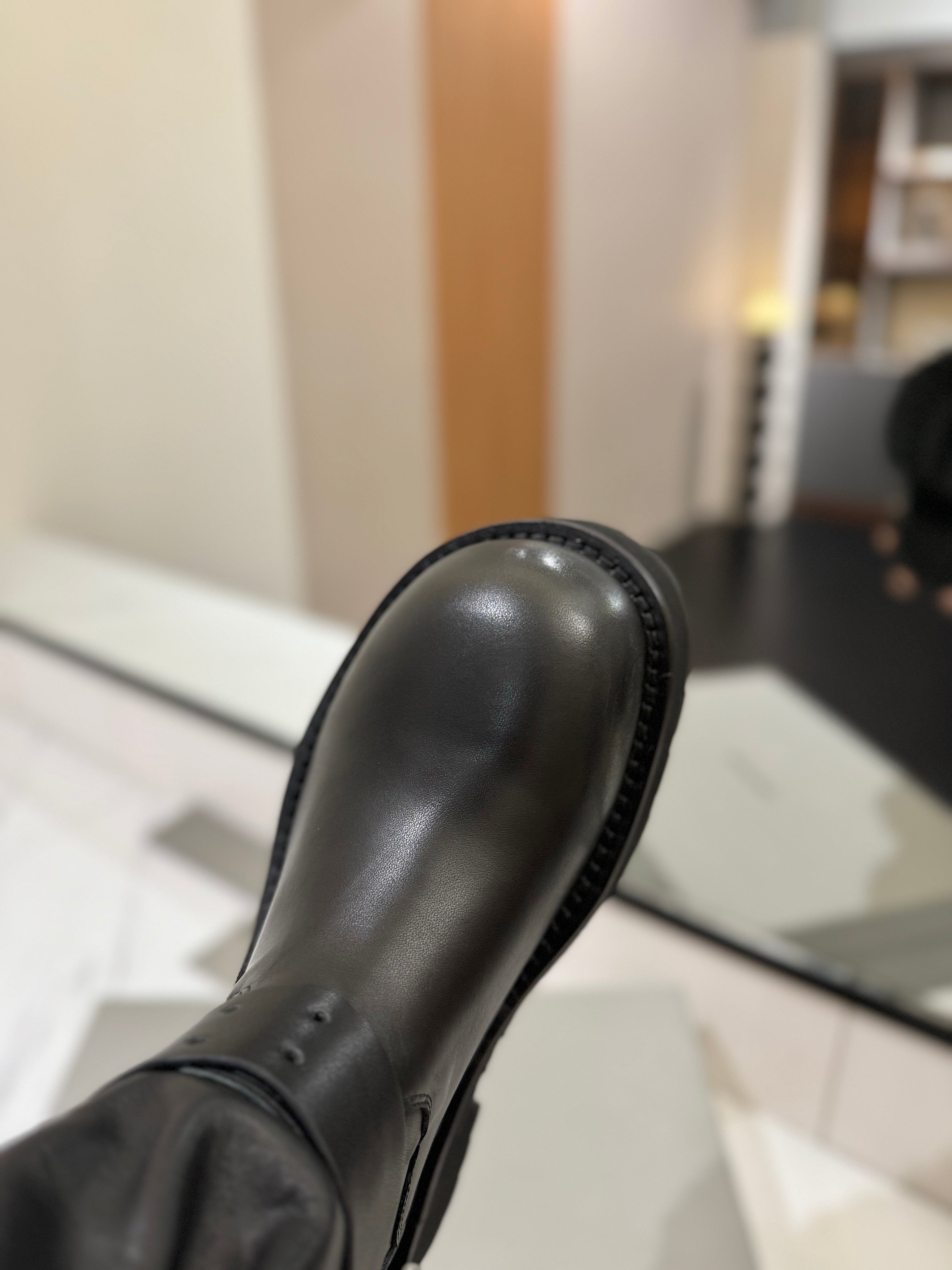 Balenciaga 25s buckled high boots black calfskin  467611