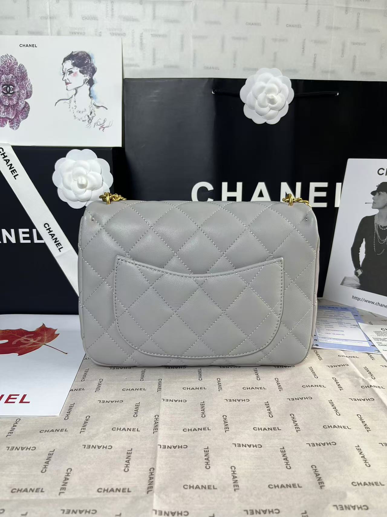 25C Mini Flap 24cm Grey Lambskin Gold Heart Hardware