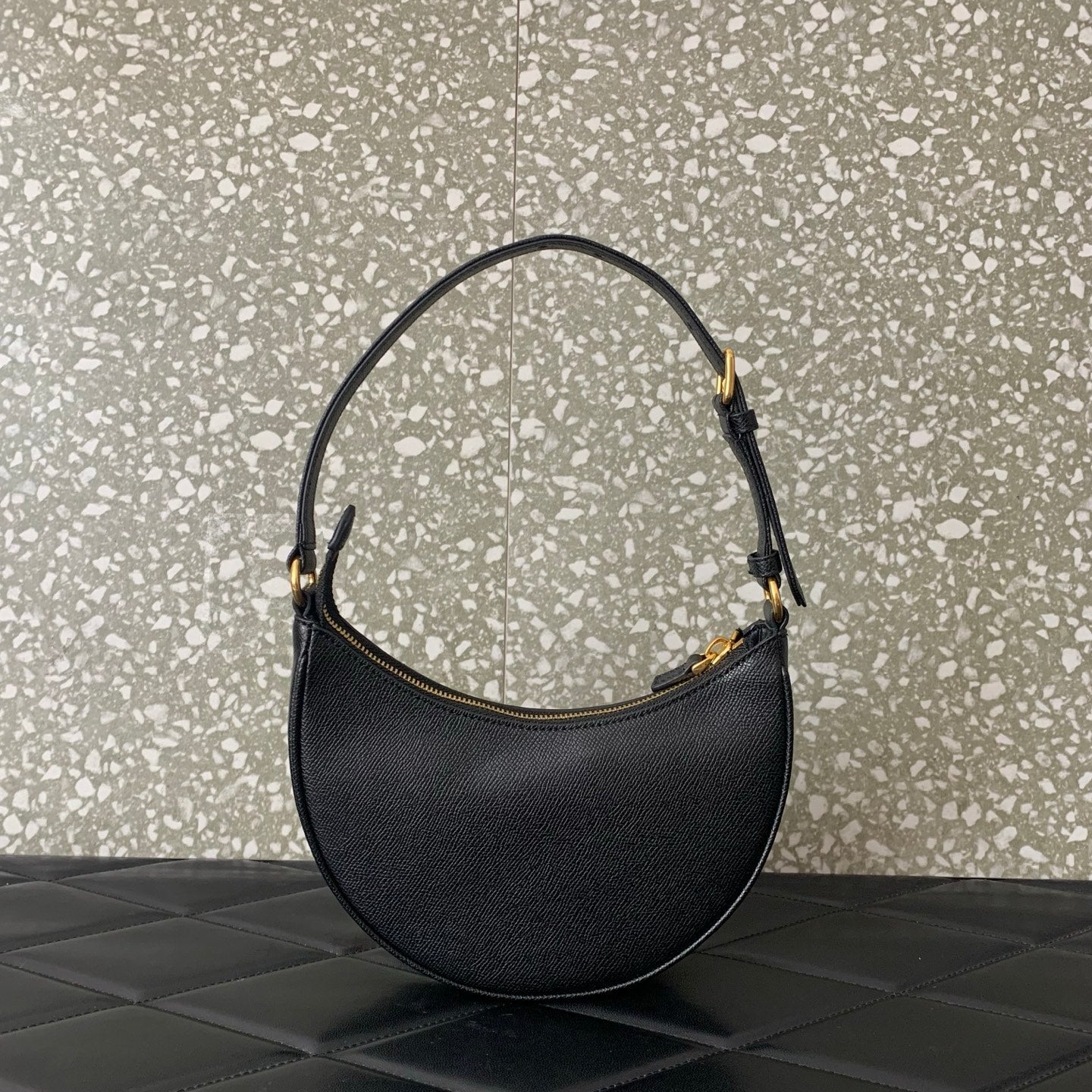 VA GARAVANI VLOGO mini HOBO bag black calfskin 566882