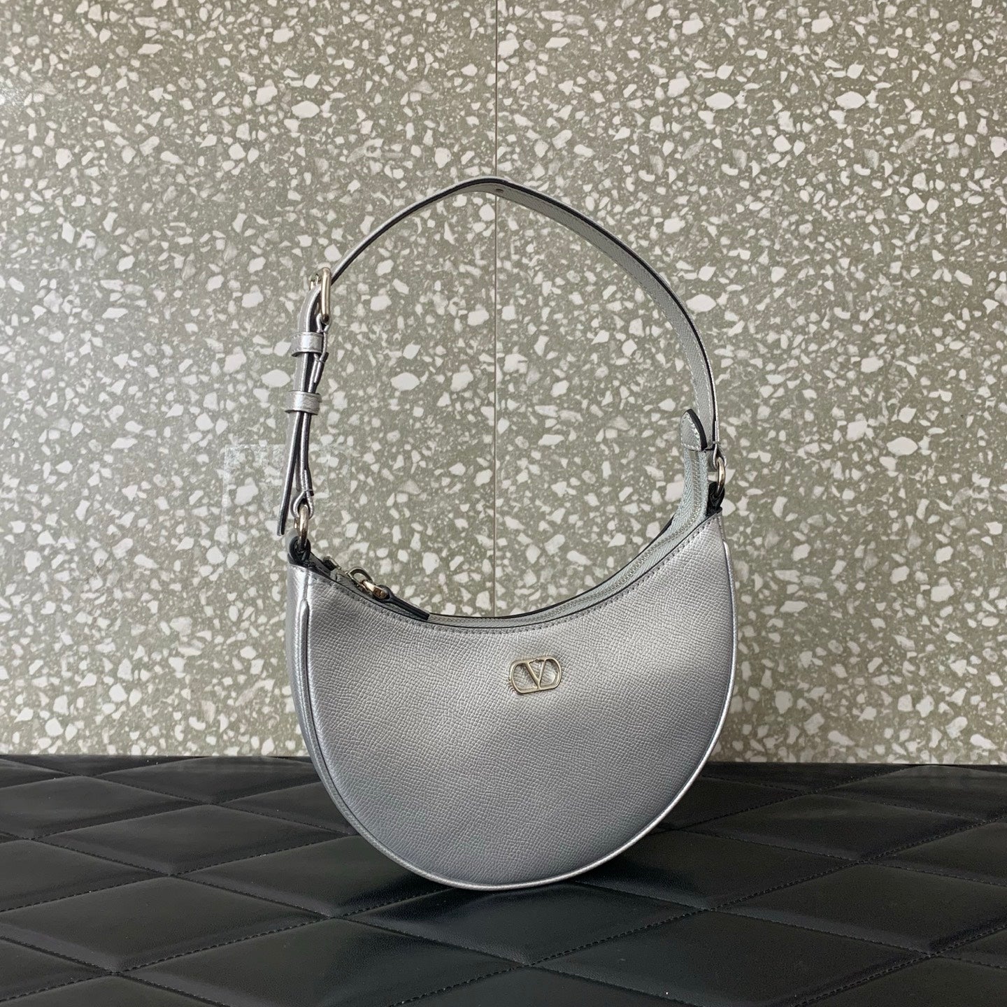 VA GARAVANI VLOGO mini HOBO bag sliver calfskin 566881