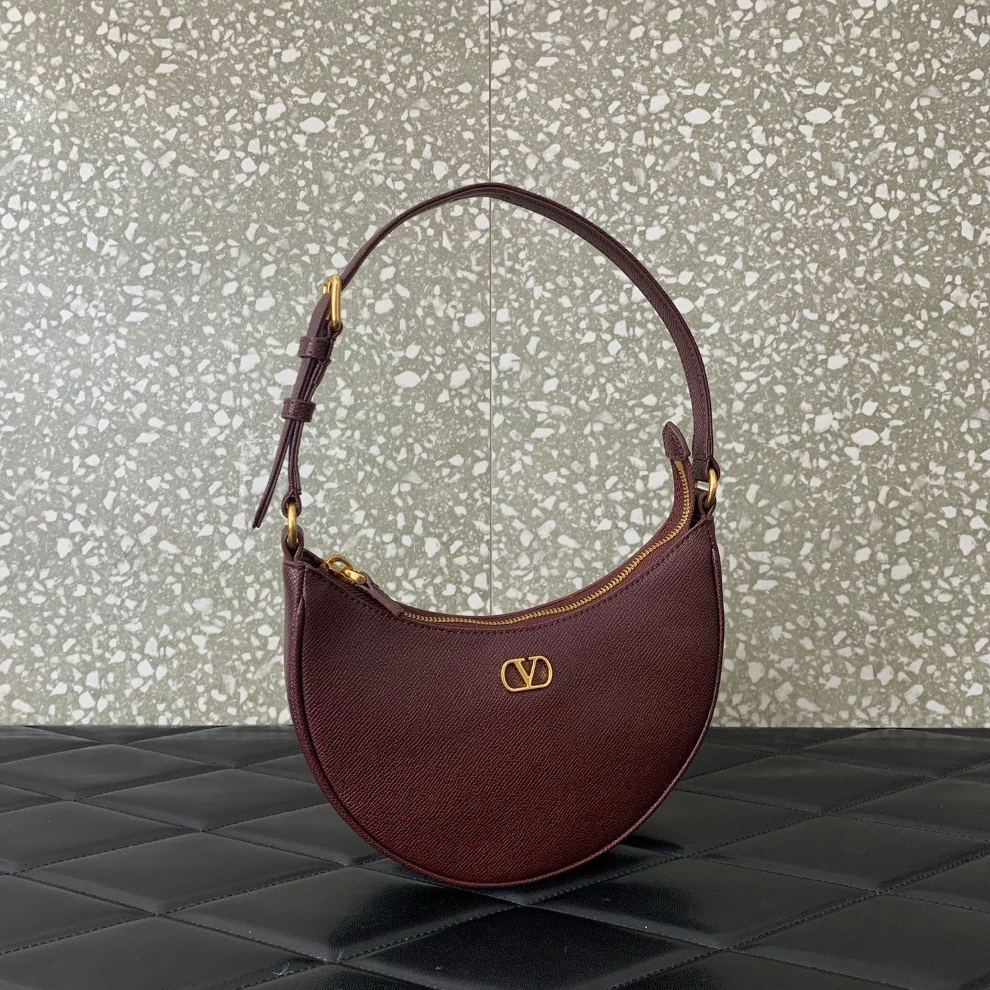 VA GARAVANI VLOGO mini HOBO bag burgundy calfskin 566880