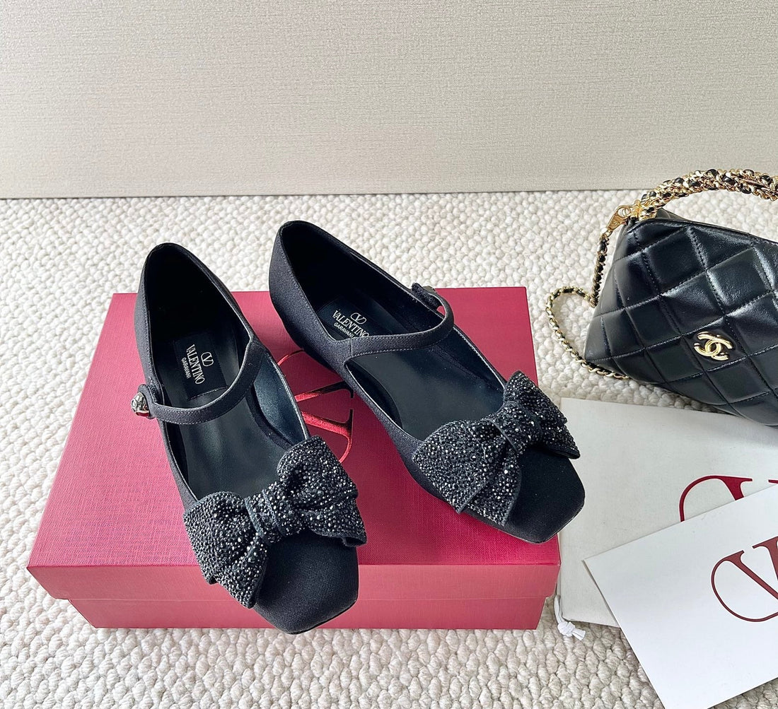 VT 25 Bow Diamond Marry Jane Flat Black Silk
