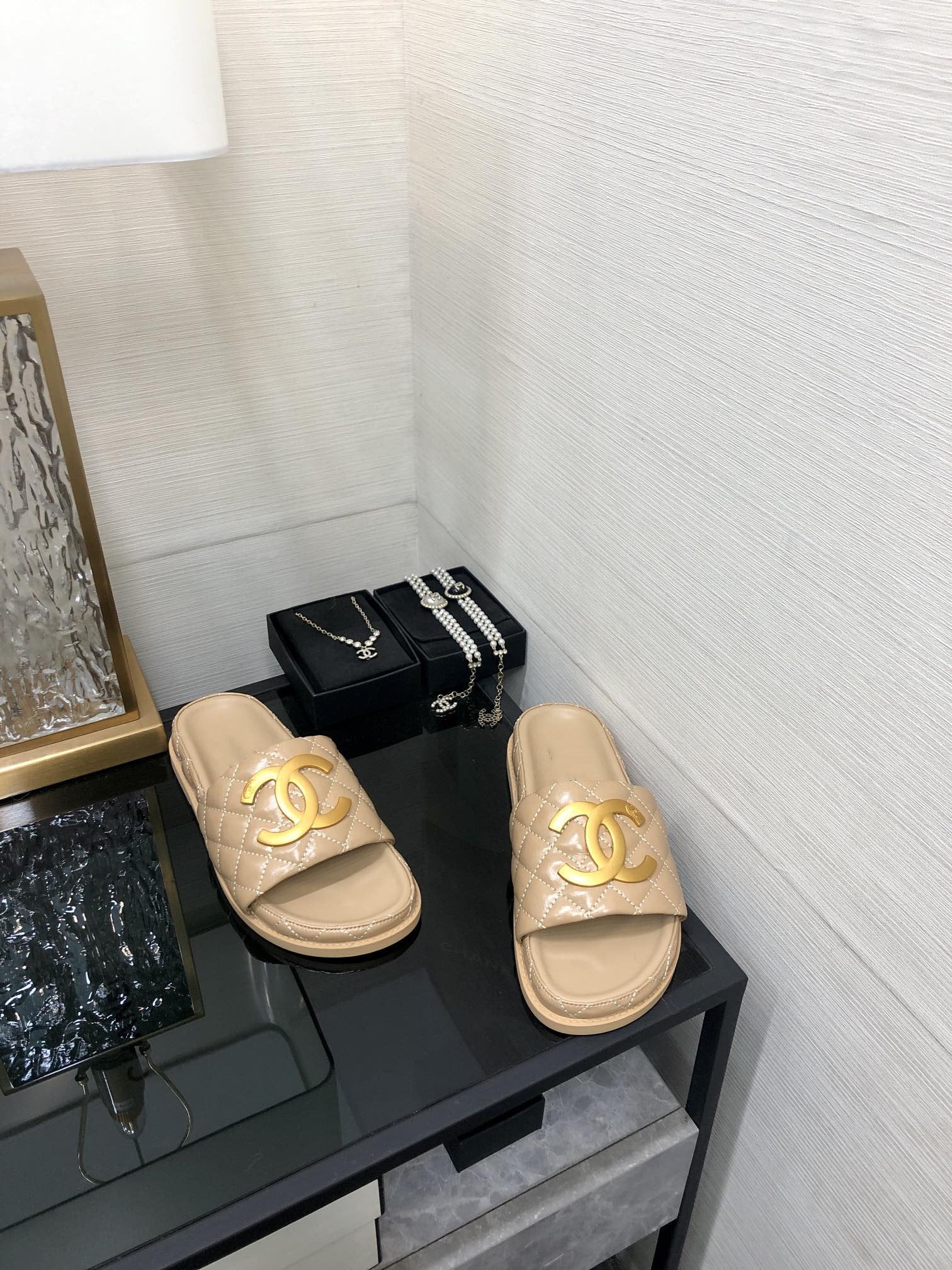 mule sandal 30 beige quilted waxed leather