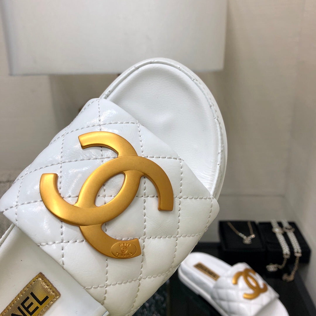 mule sandal 30 white quilted waxed leather